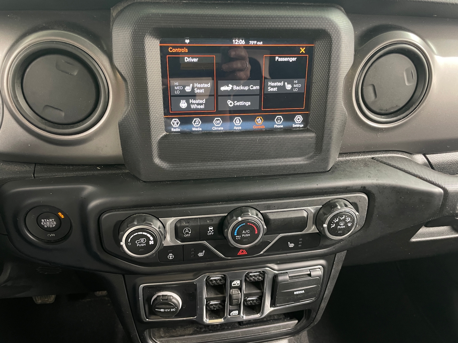 Thumbnail: 2021 Jeep Gladiator - 4
