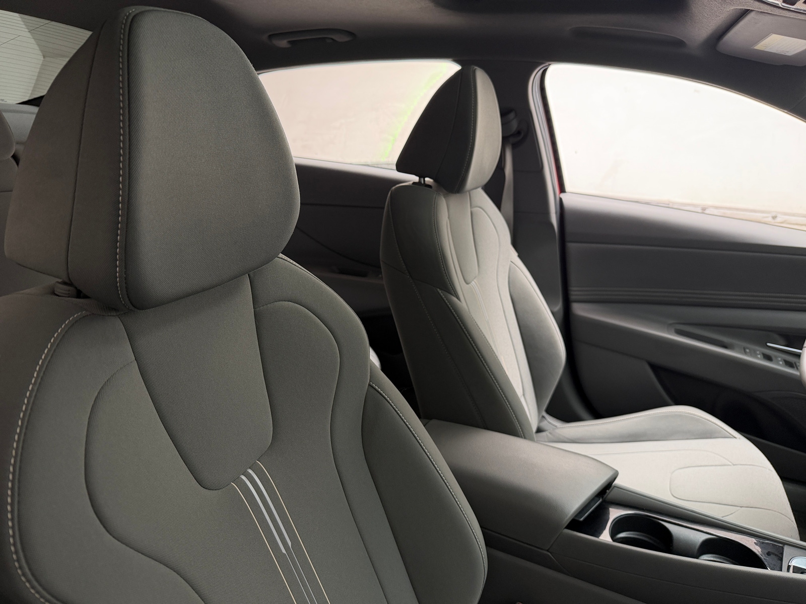 Thumbnail: 2024 Hyundai Elantra - 2
