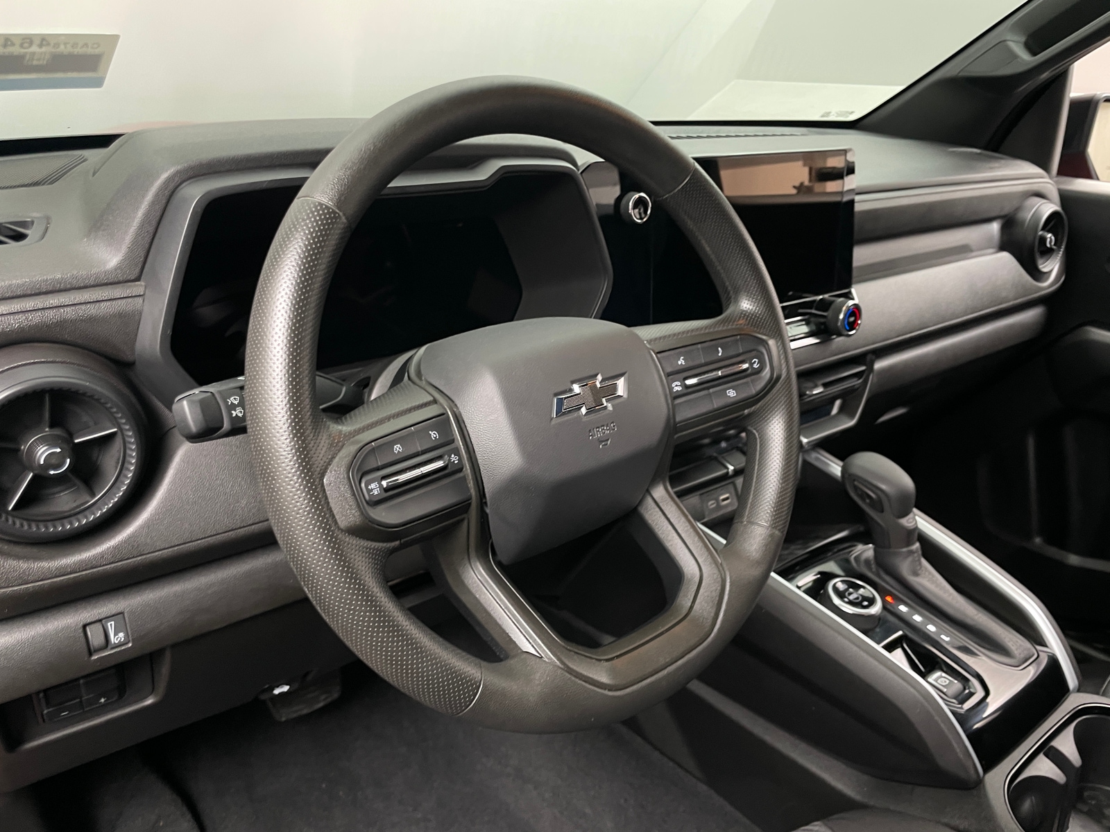 Thumbnail: 2024 Chevrolet Colorado - 5