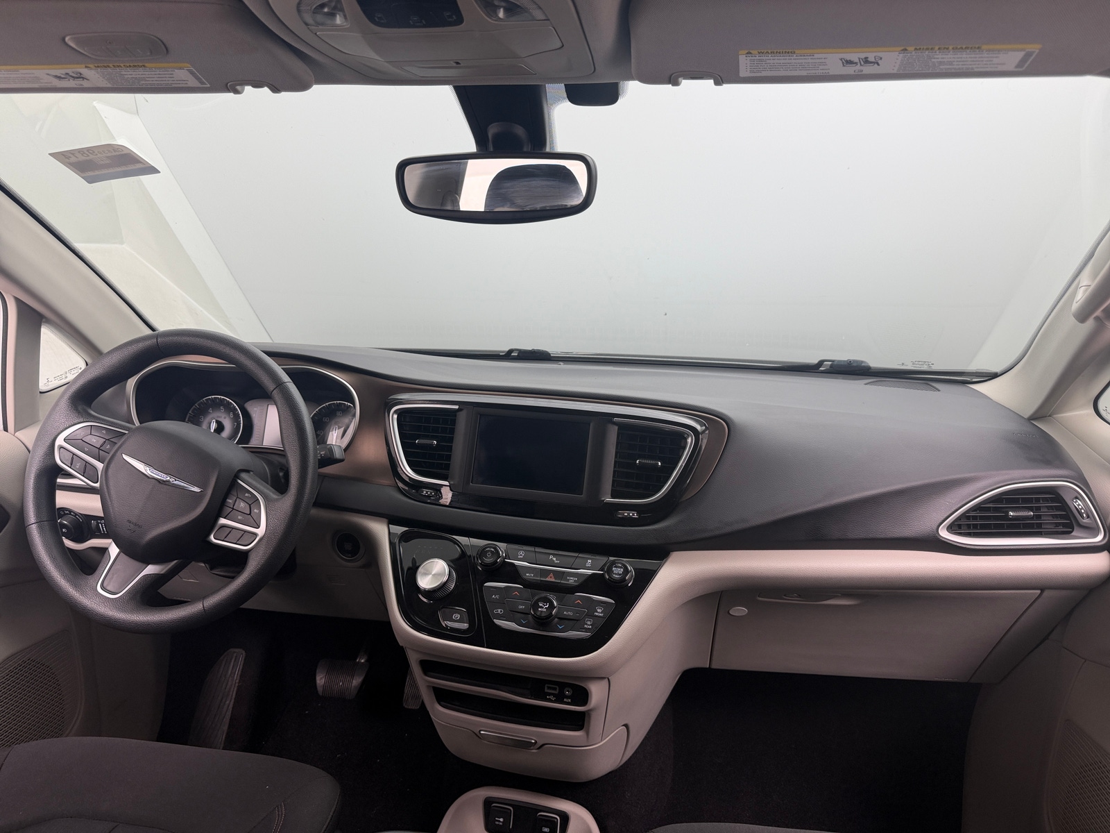 Thumbnail: 2018 Chrysler Pacifica - 3