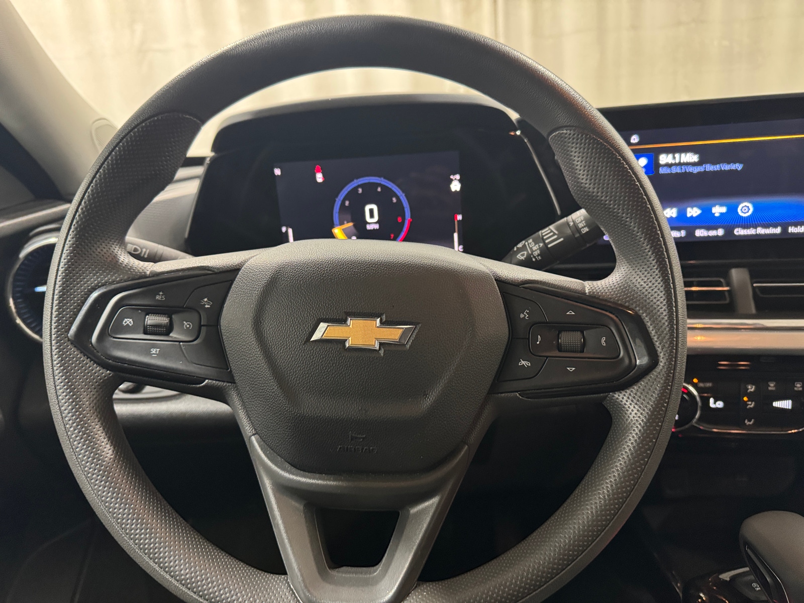 Thumbnail: 2025 Chevrolet Trax - 4