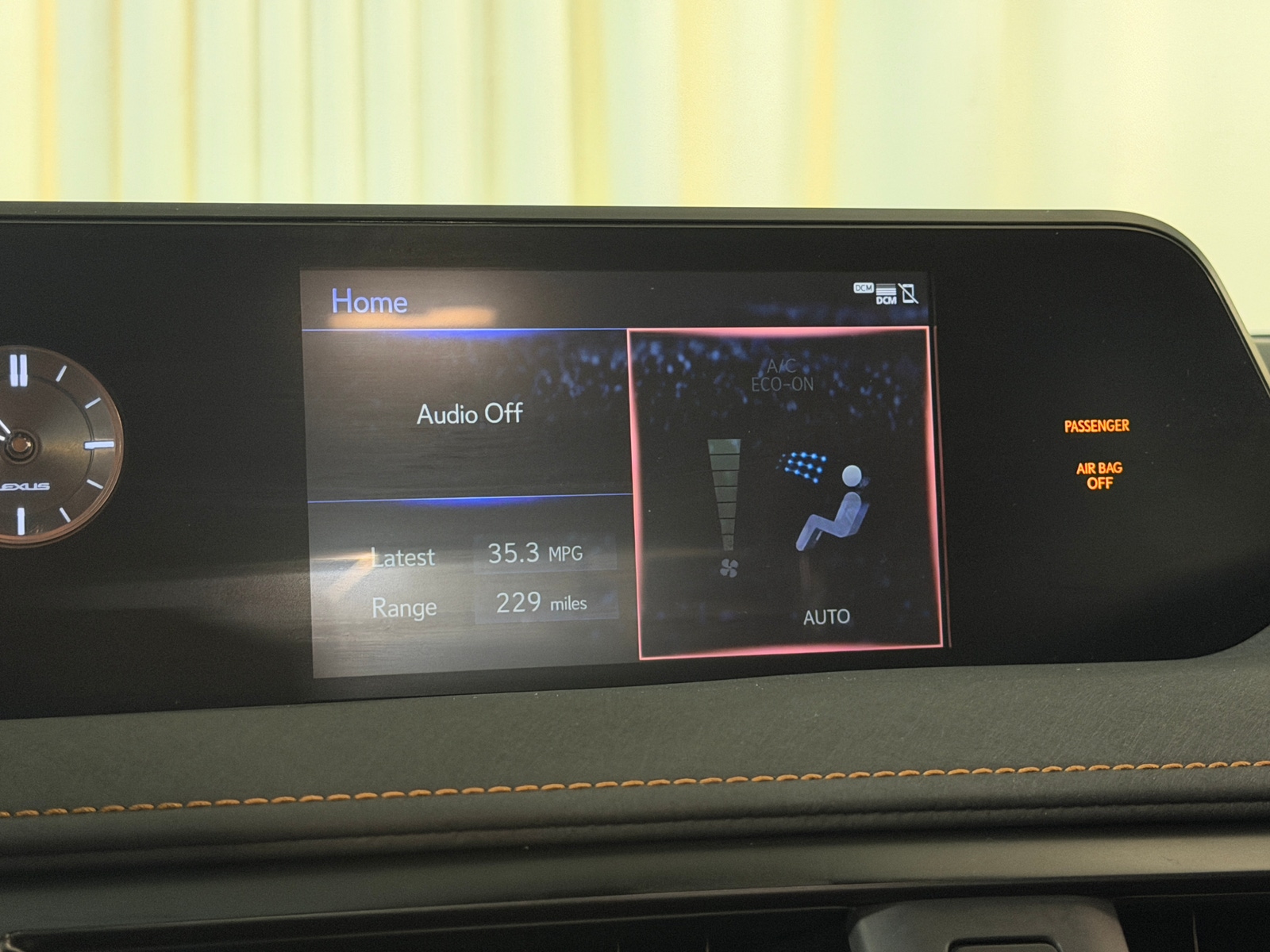 Thumbnail: 2020 Lexus UX - 3