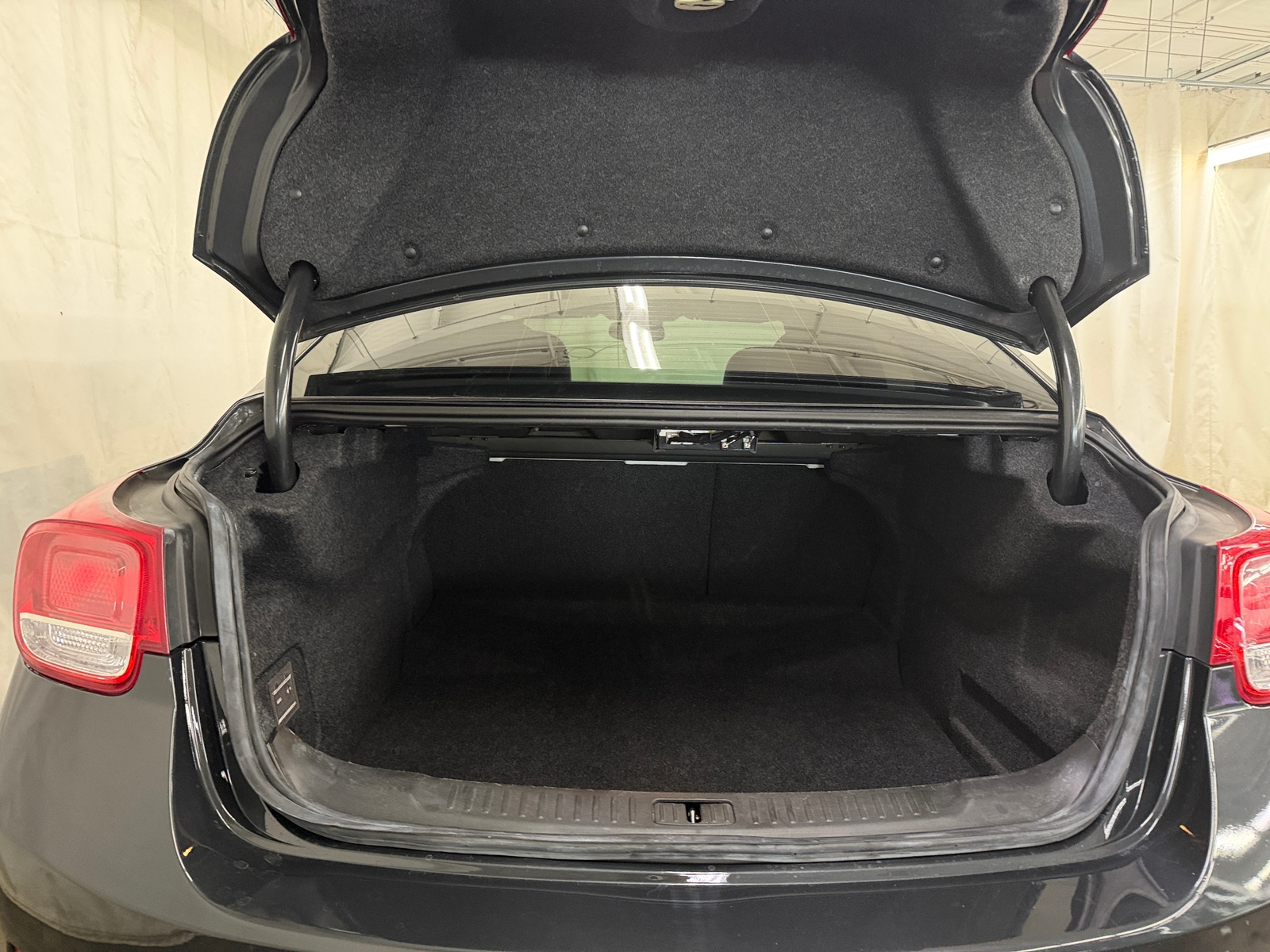 Thumbnail: 2015 Chevrolet Malibu - 6