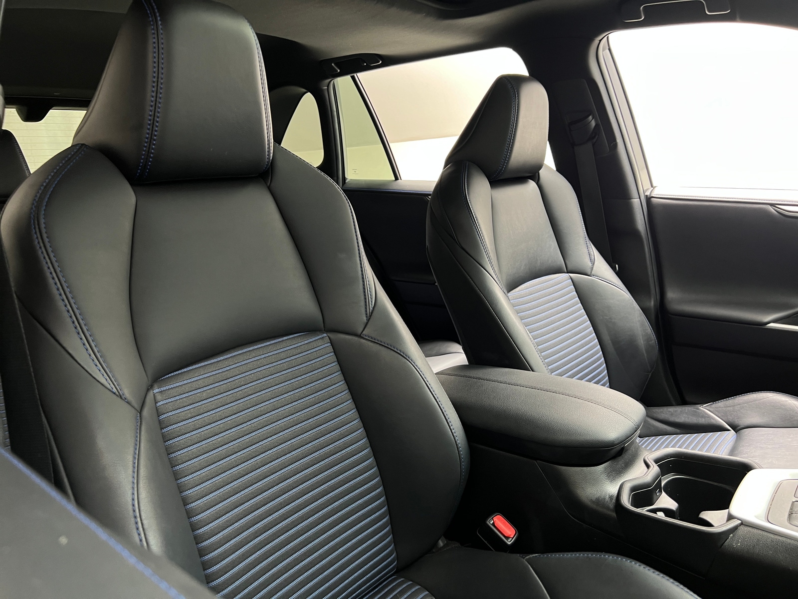 Thumbnail: 2021 Toyota RAV4 - 2