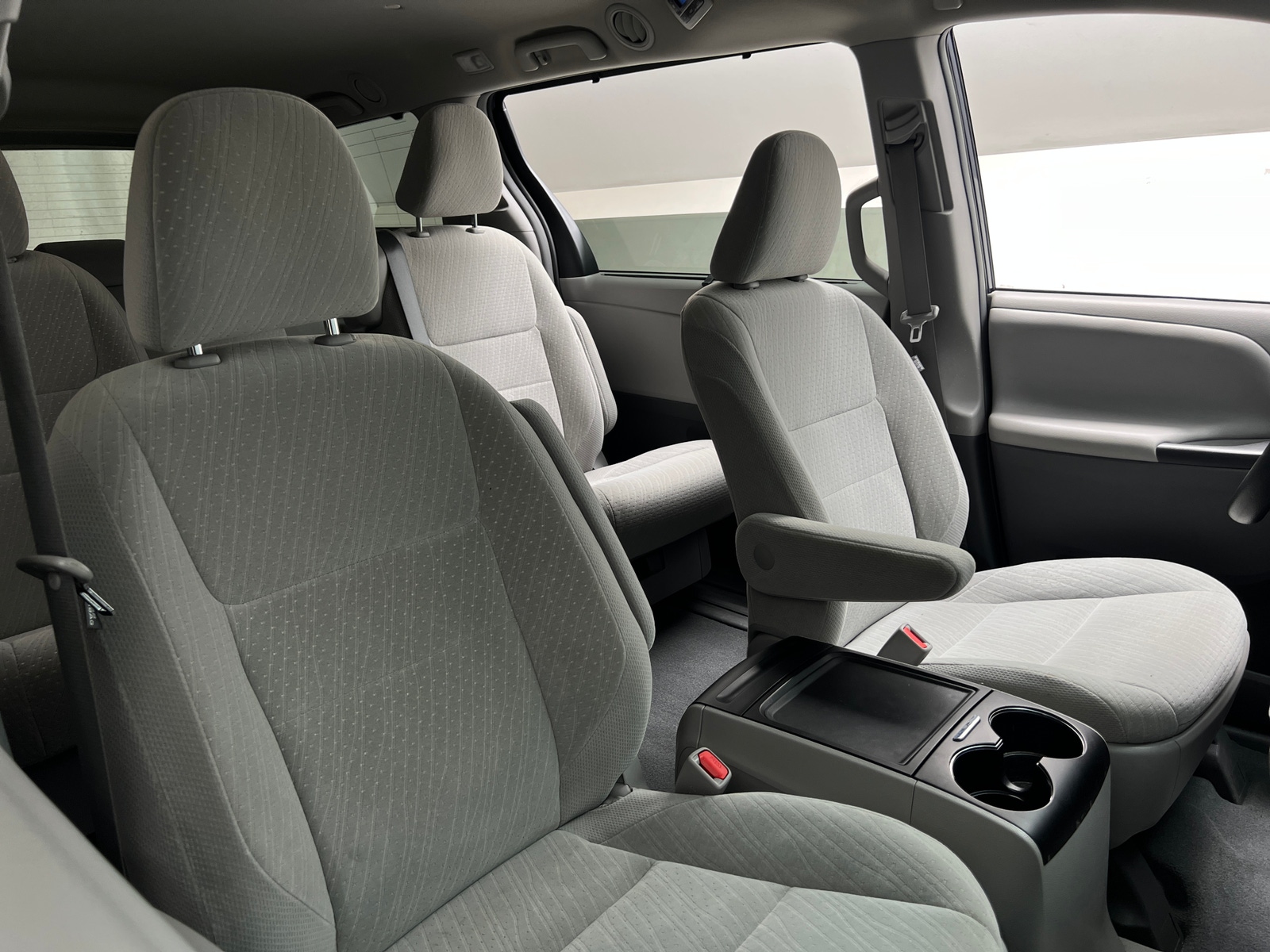 Thumbnail: 2019 Toyota Sienna - 2