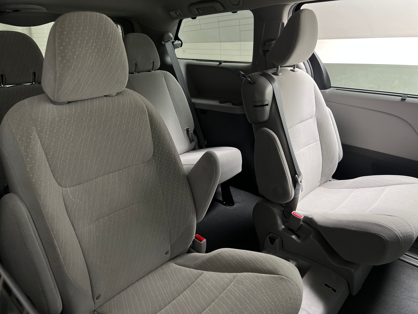 Thumbnail: 2019 Toyota Sienna - 6