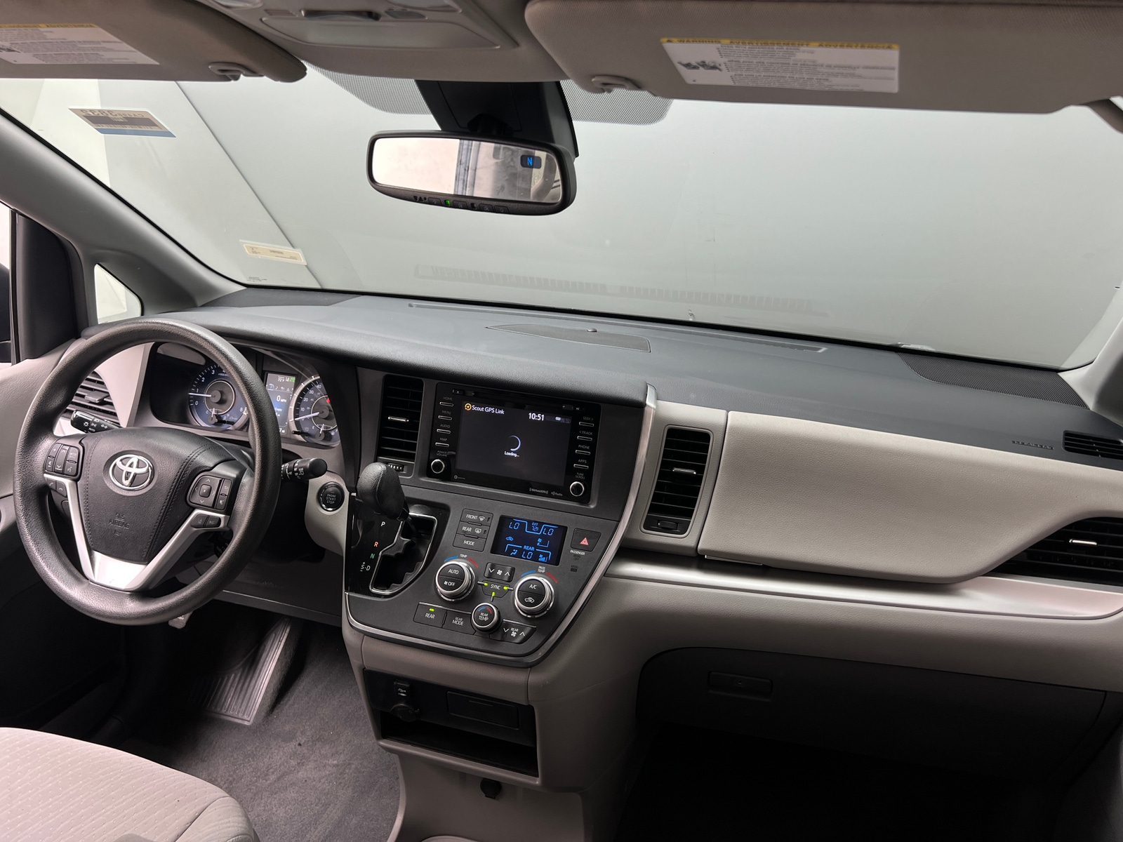 Thumbnail: 2019 Toyota Sienna - 3