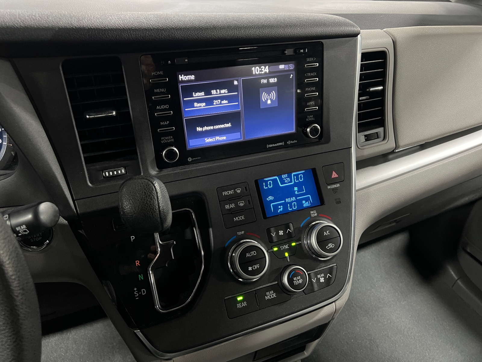 Thumbnail: 2019 Toyota Sienna - 4