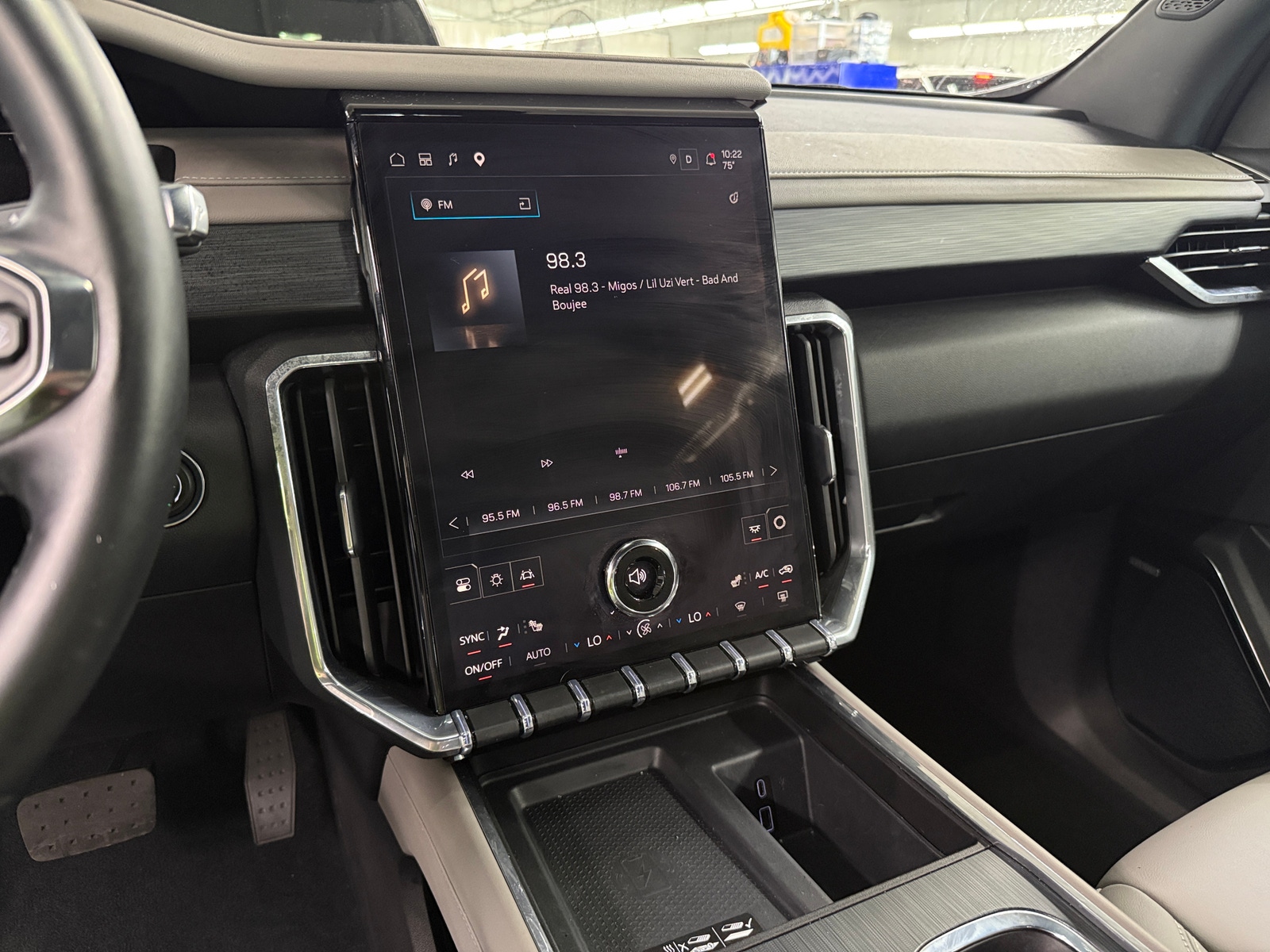Thumbnail: 2026 GMC Acadia - 3