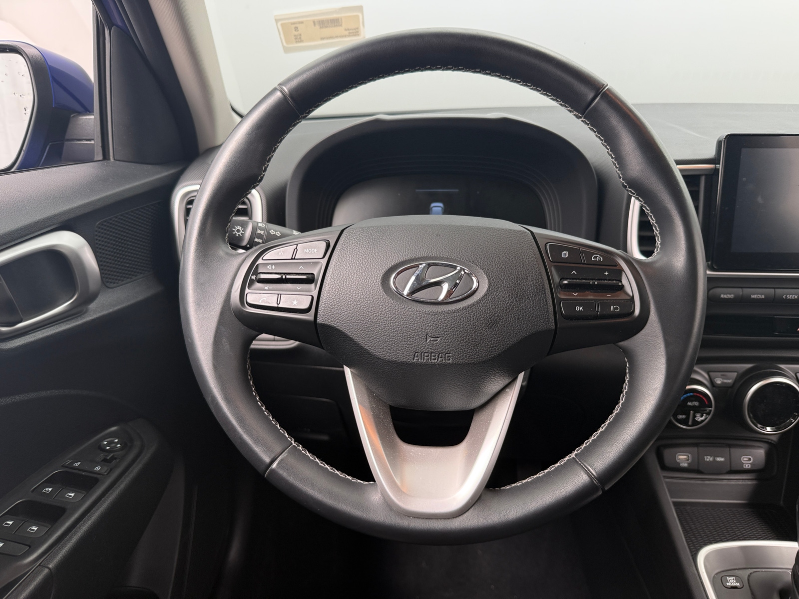 Thumbnail: 2023 Hyundai Venue - 5