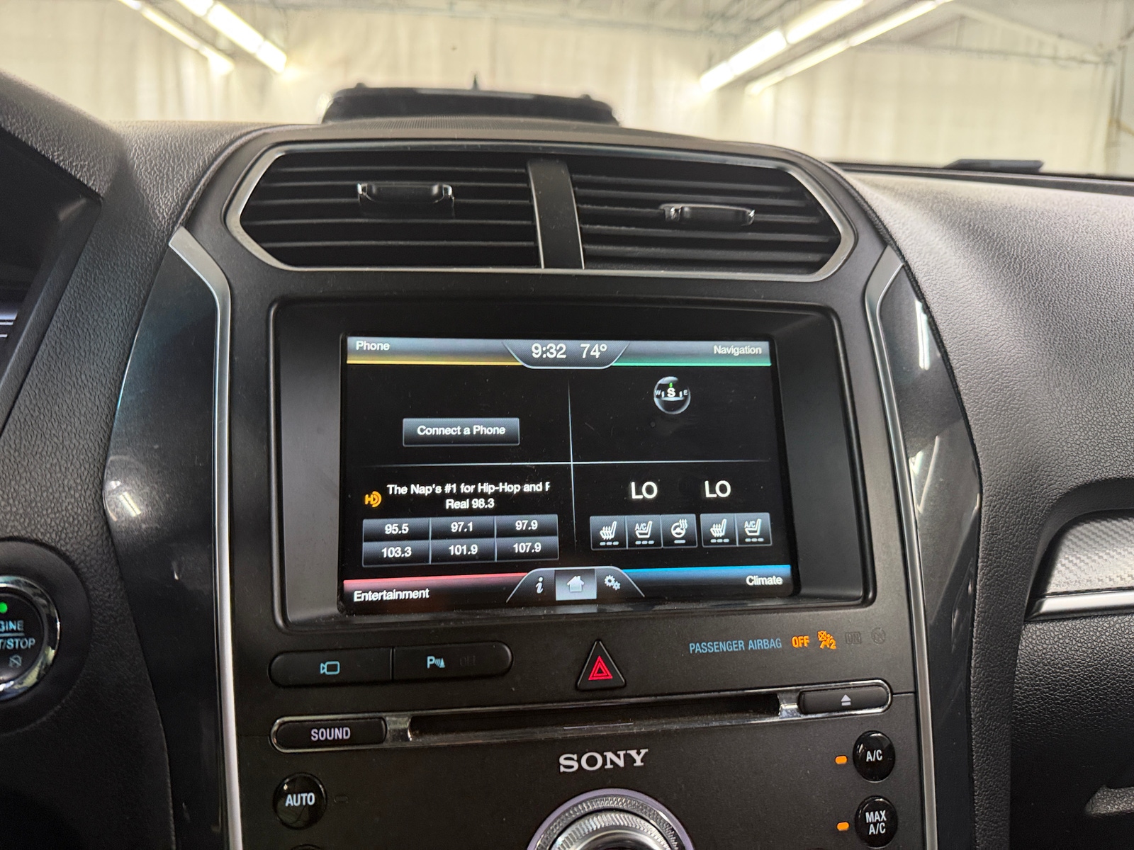 Thumbnail: 2016 Ford Explorer - 3