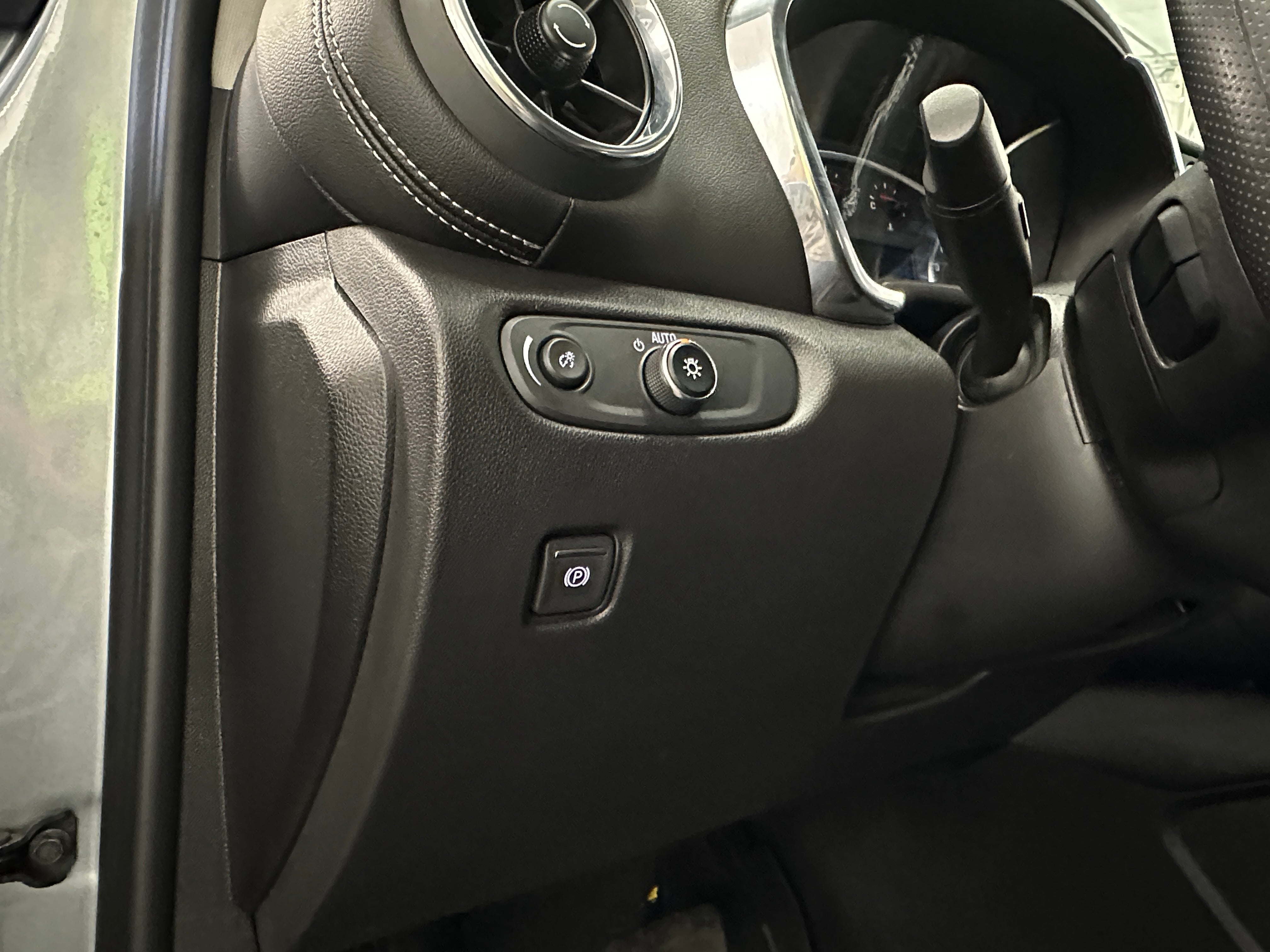 2025 Chevrolet Blazer 2LT - Photo 11