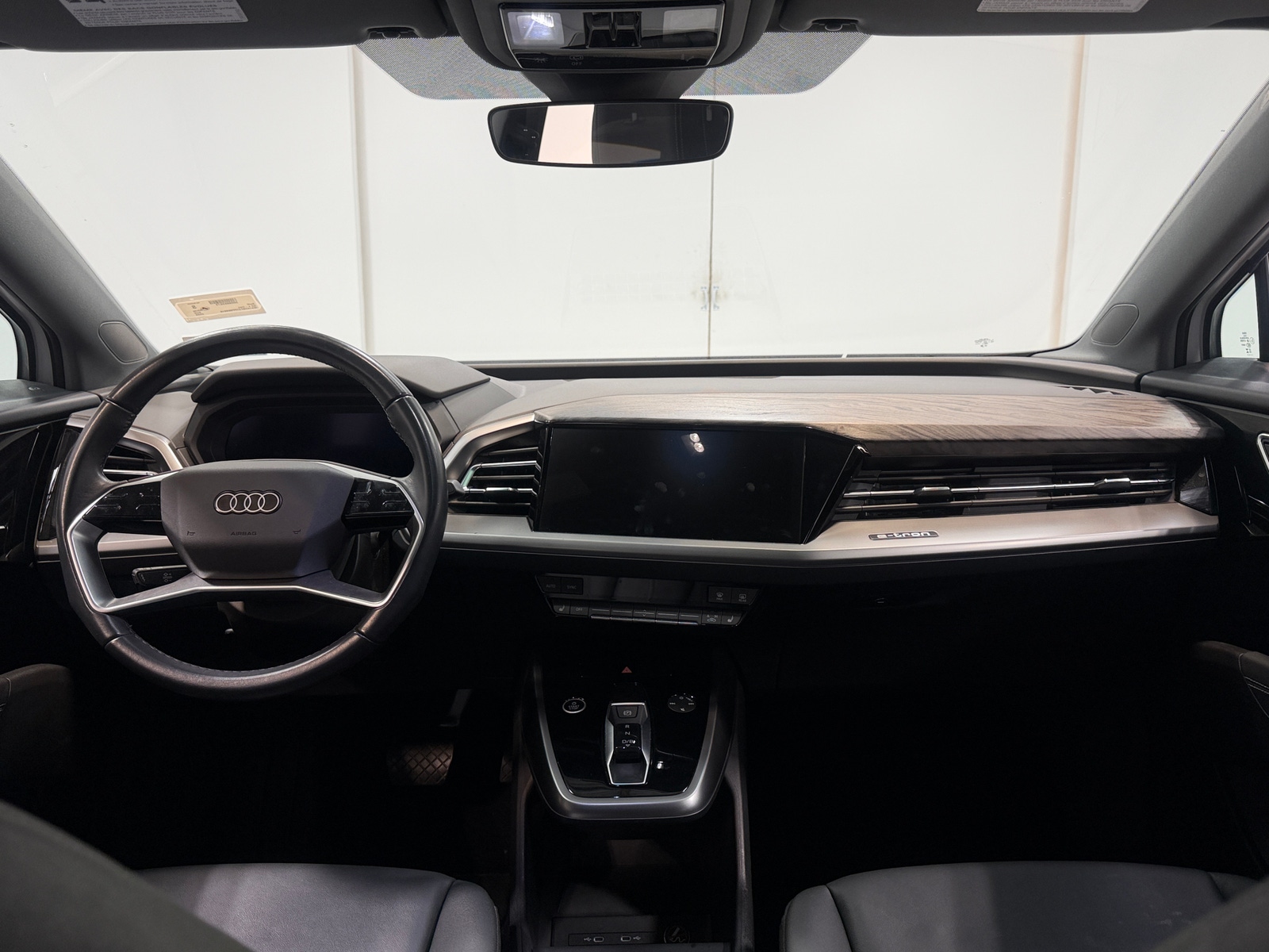 Thumbnail: 2023 Audi Q4 e-tron - 3