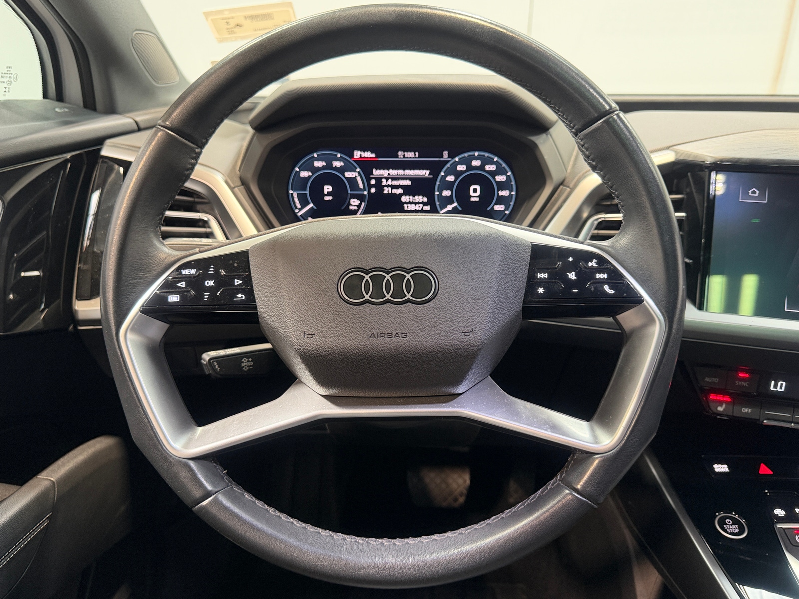 Thumbnail: 2023 Audi Q4 e-tron - 5