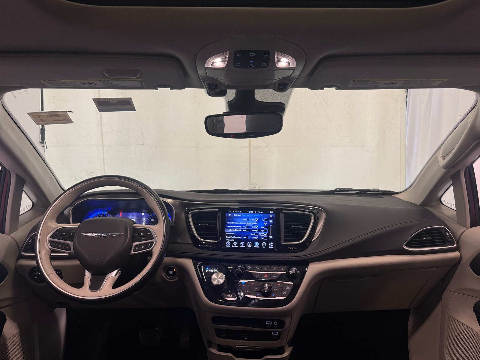 Thumbnail: 2017 Chrysler Pacifica - 2