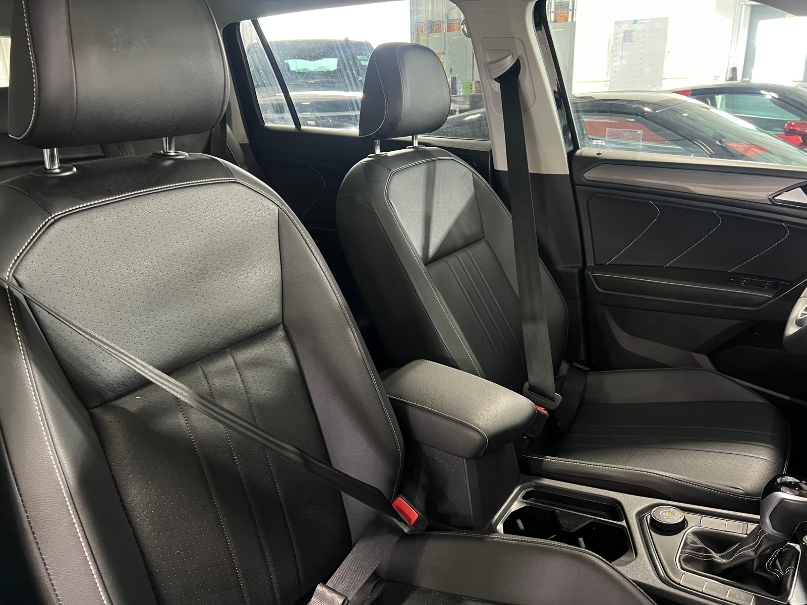 Thumbnail: 2023 Volkswagen Tiguan - 2