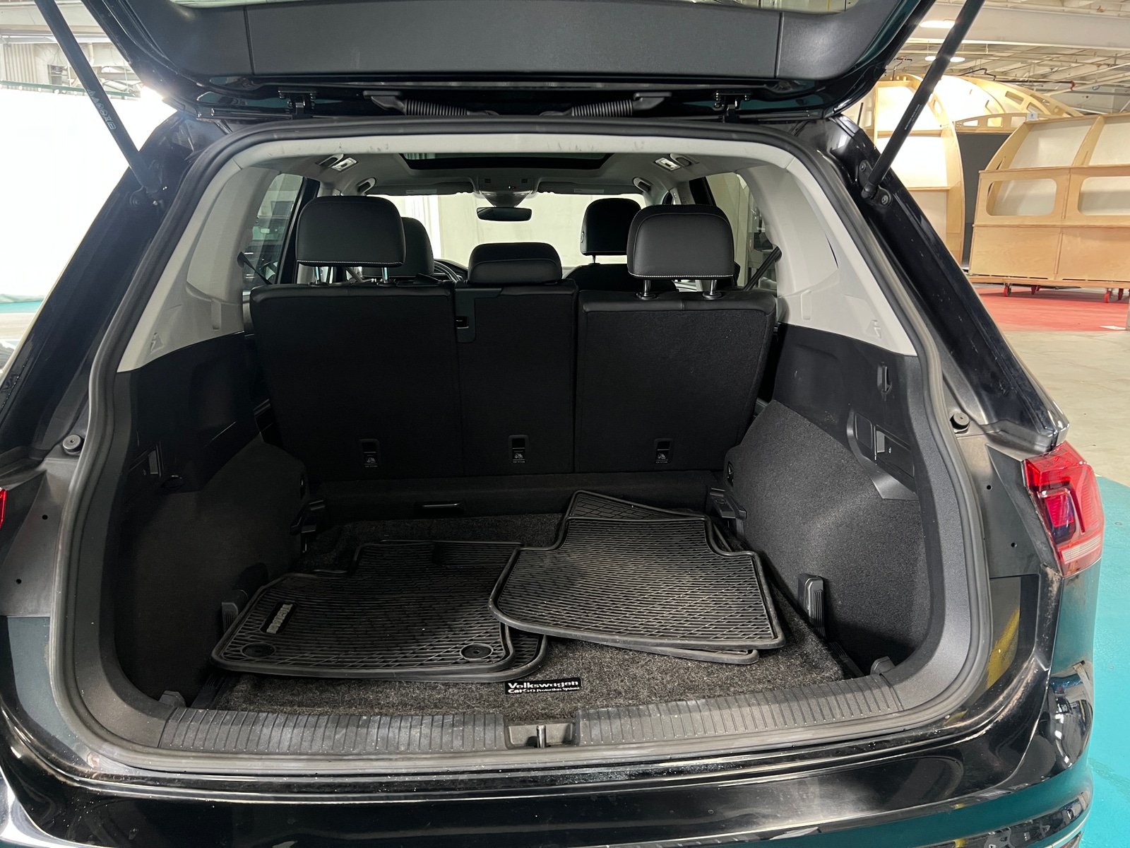 Thumbnail: 2023 Volkswagen Tiguan - 7