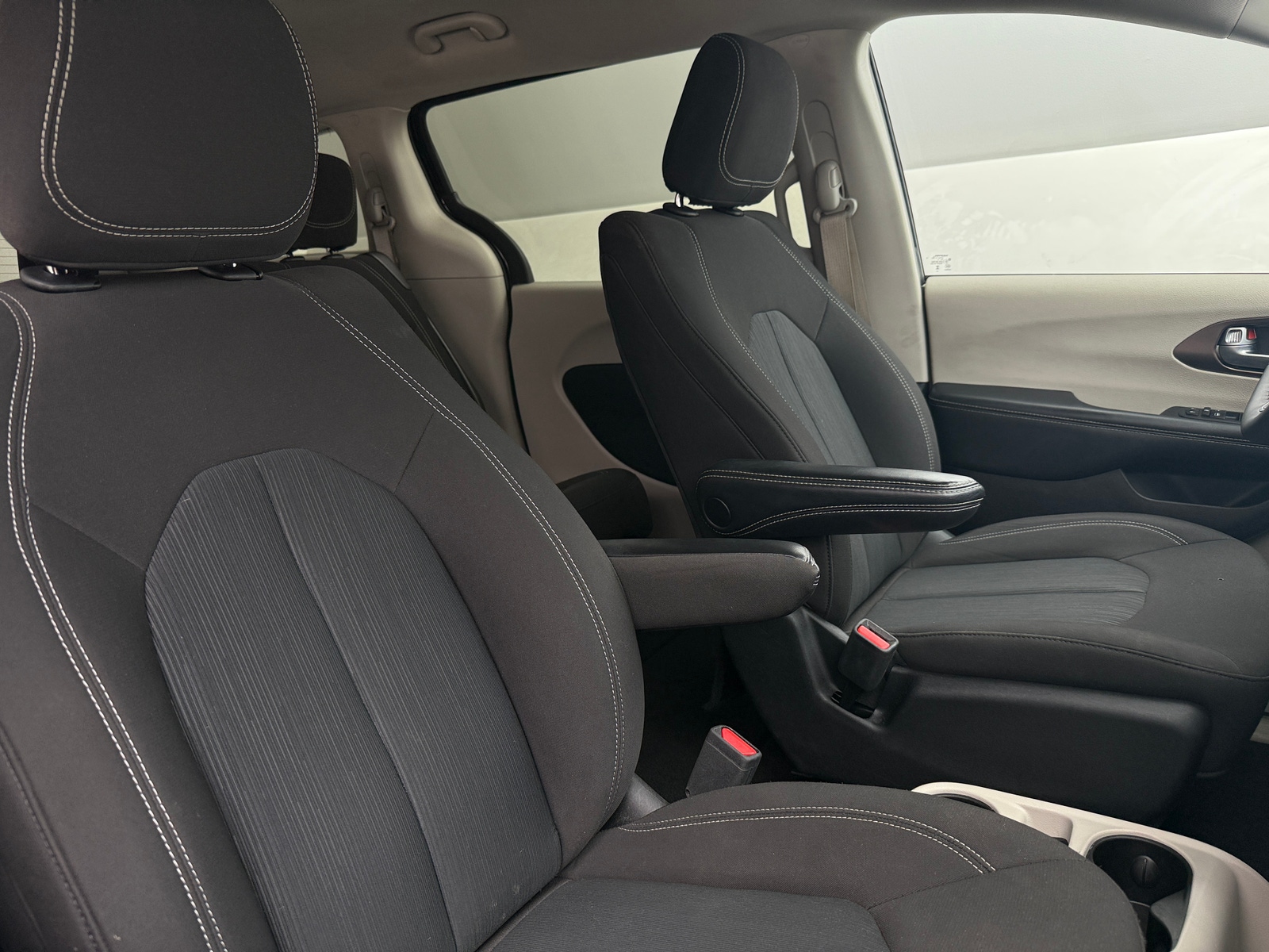 Thumbnail: 2024 Chrysler Voyager - 2