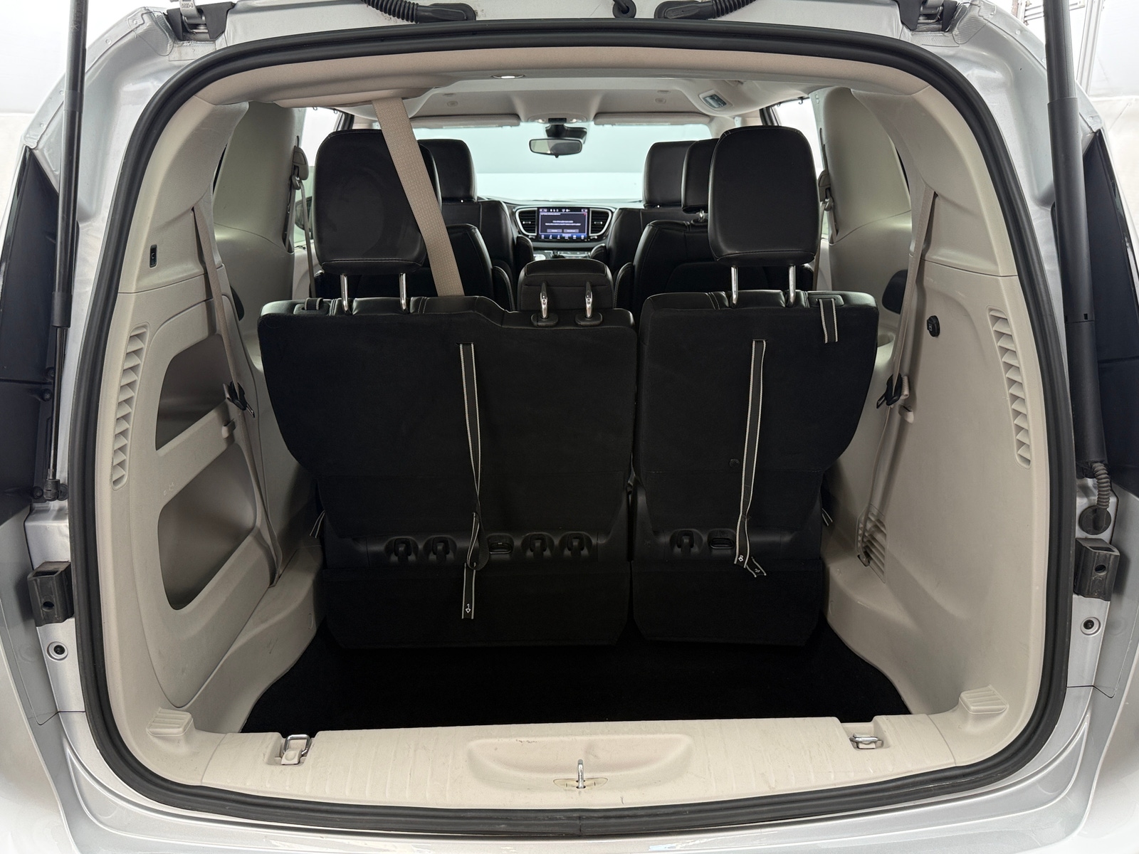 Thumbnail: 2024 Chrysler Pacifica - 6