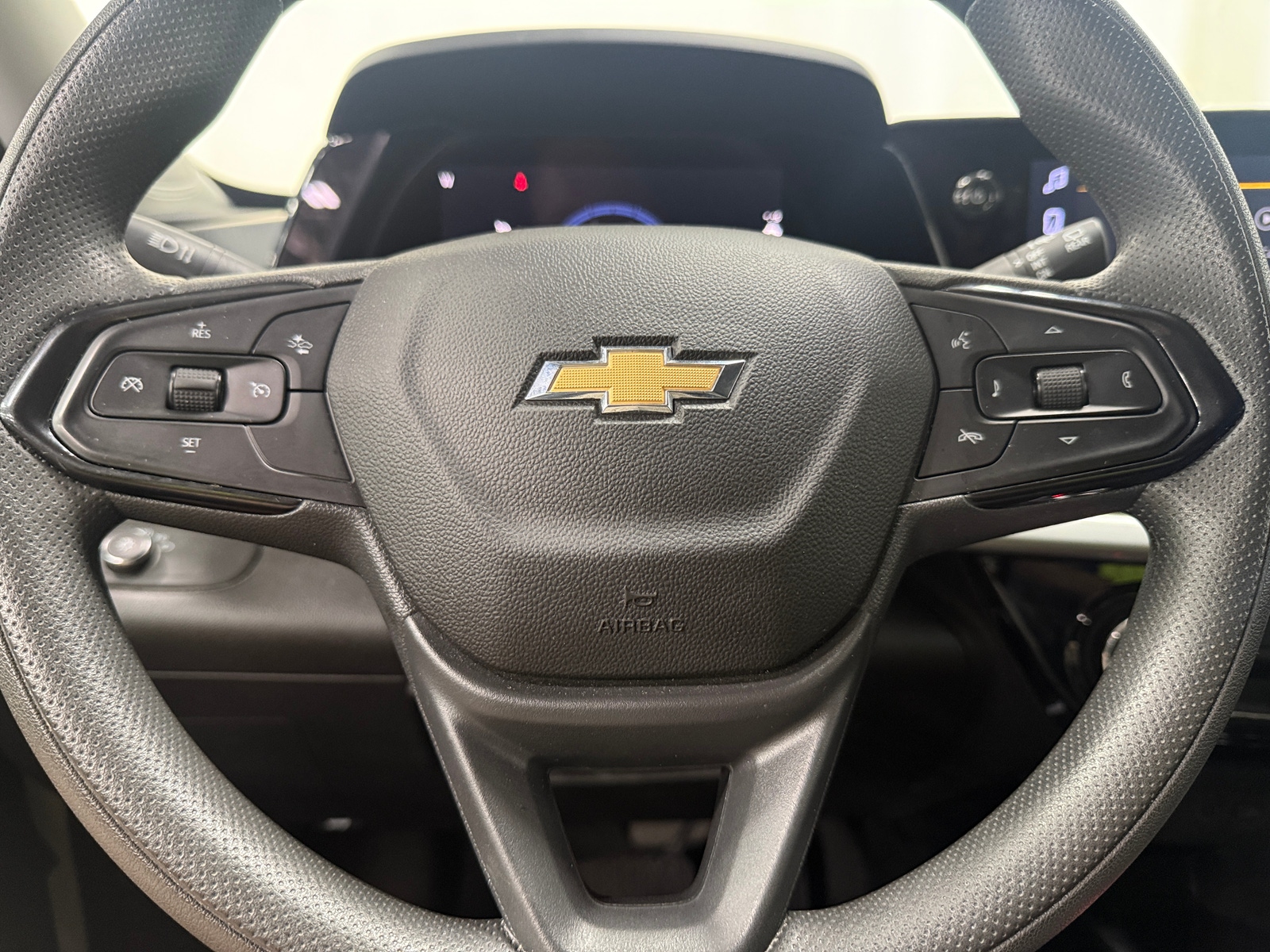 Thumbnail: 2025 Chevrolet Trax - 4