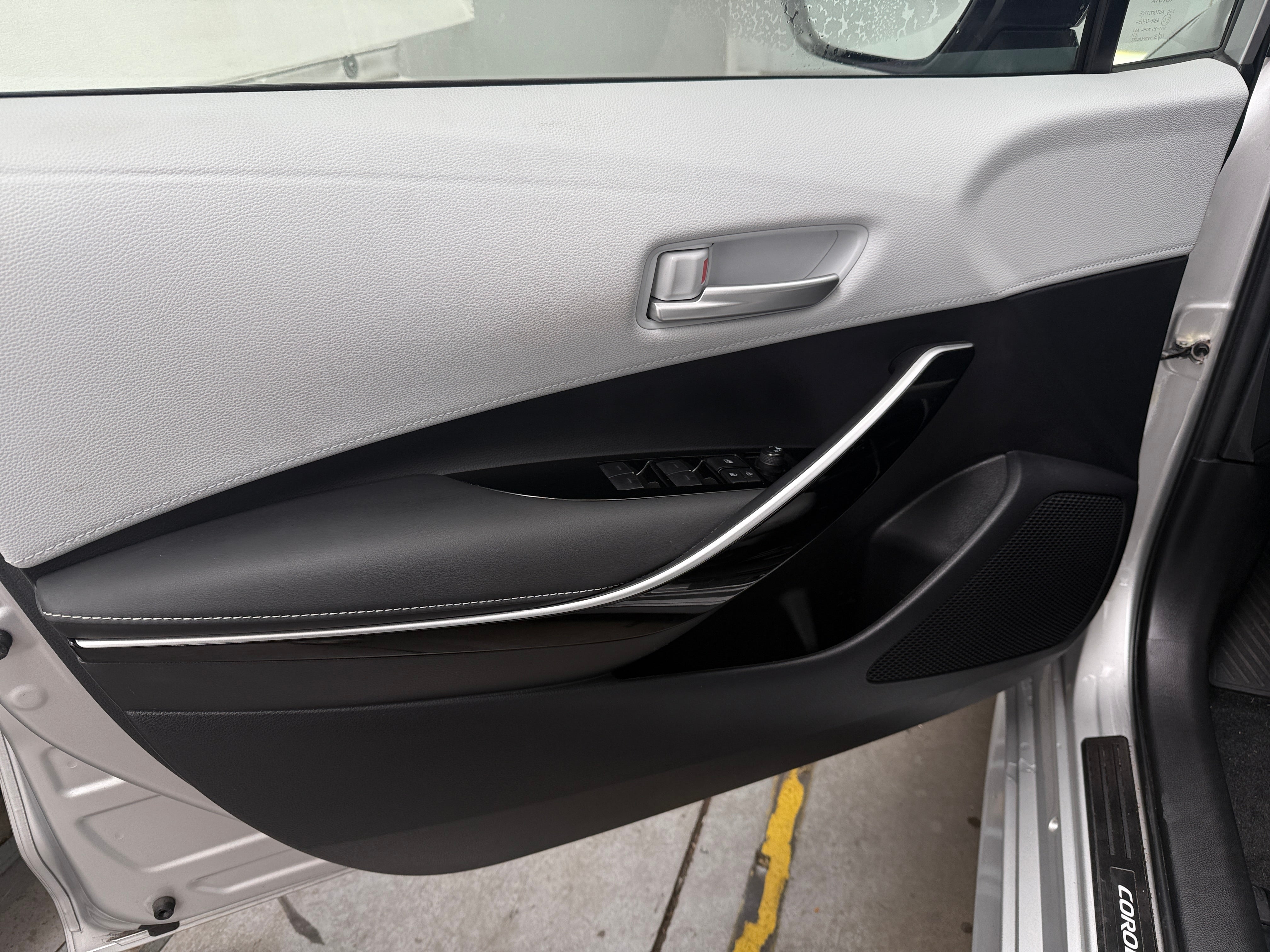 2023 Toyota Corolla Hatchback XSE - Photo 9