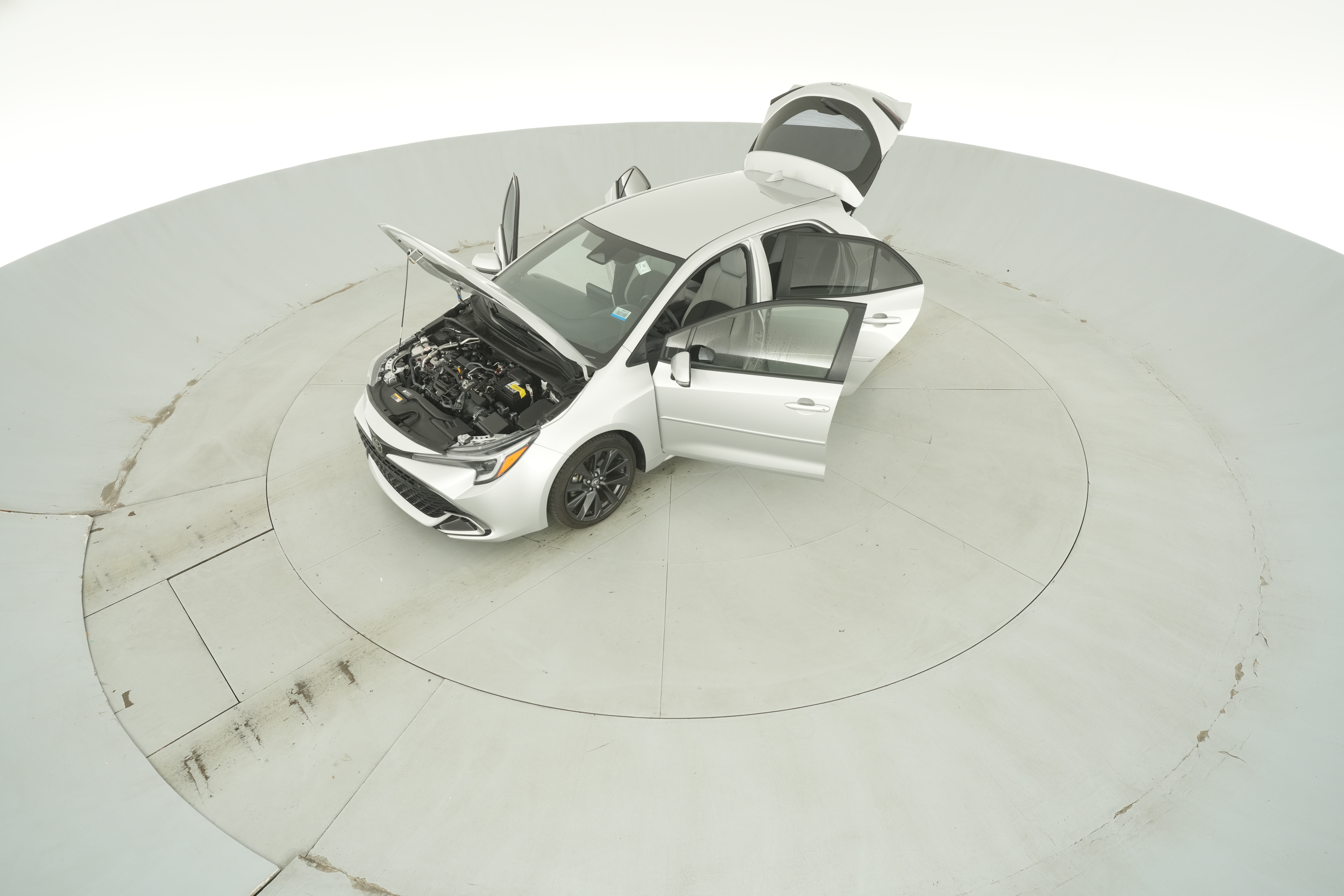 2023 Toyota Corolla Hatchback XSE - Photo 42