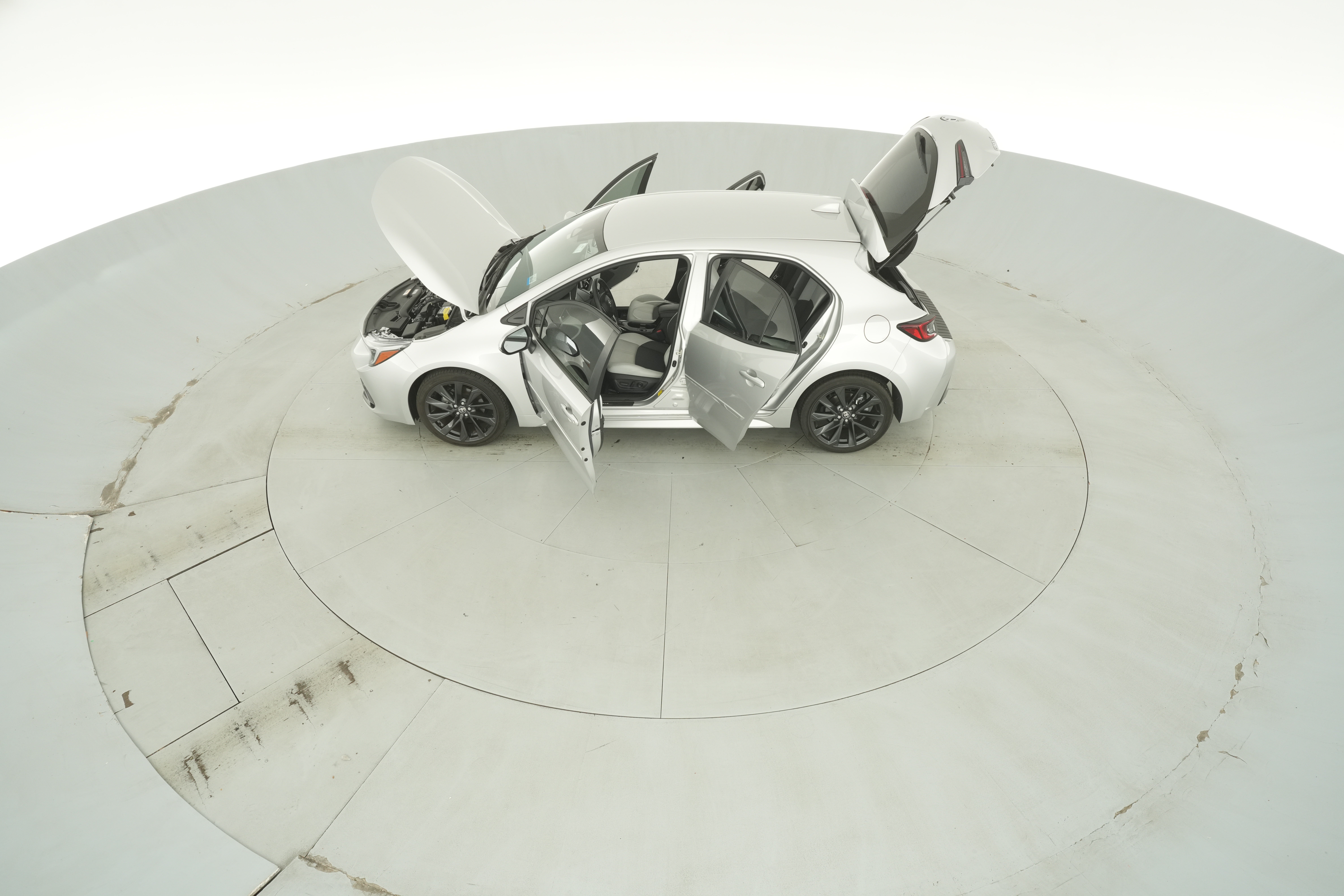 2023 Toyota Corolla Hatchback XSE - Photo 44