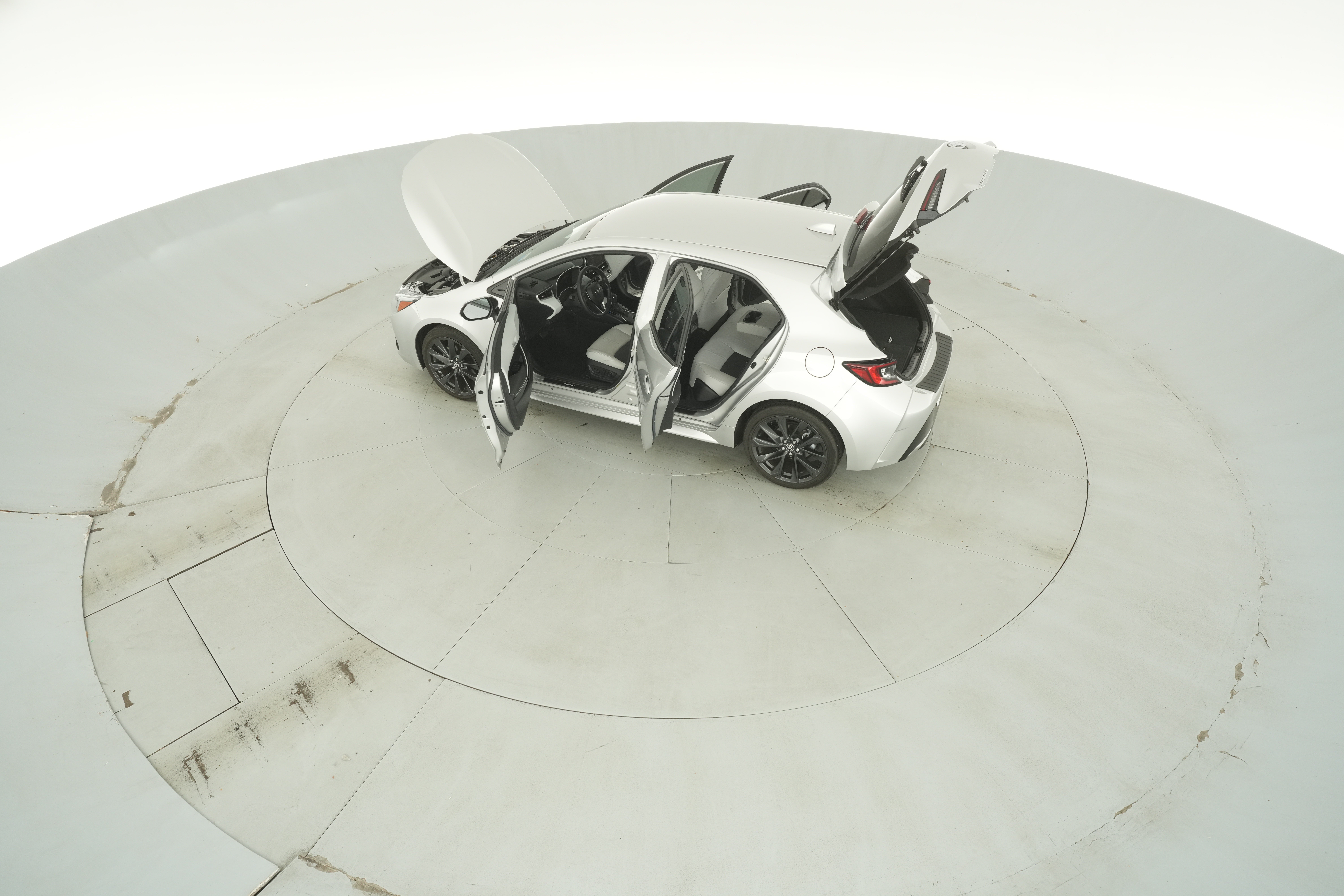 2023 Toyota Corolla Hatchback XSE - Photo 45