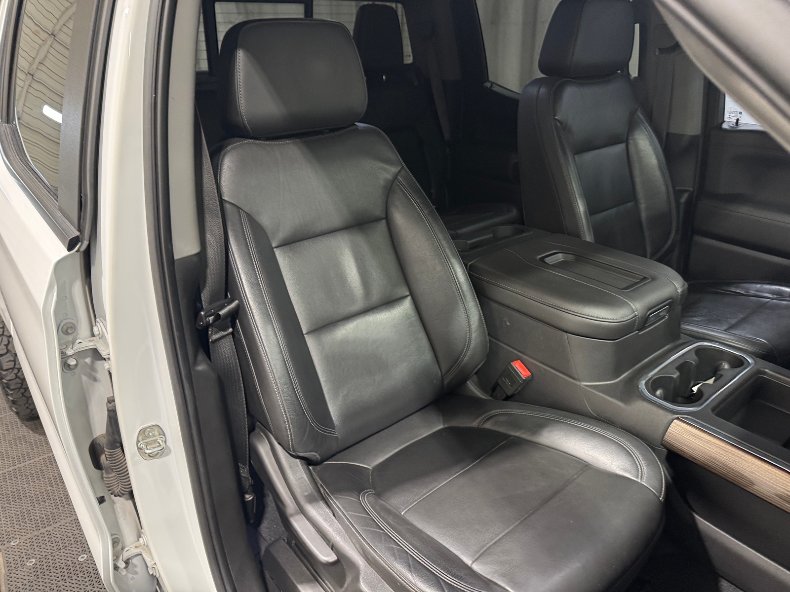 Thumbnail: 2020 Chevrolet Silverado 1500 - 2