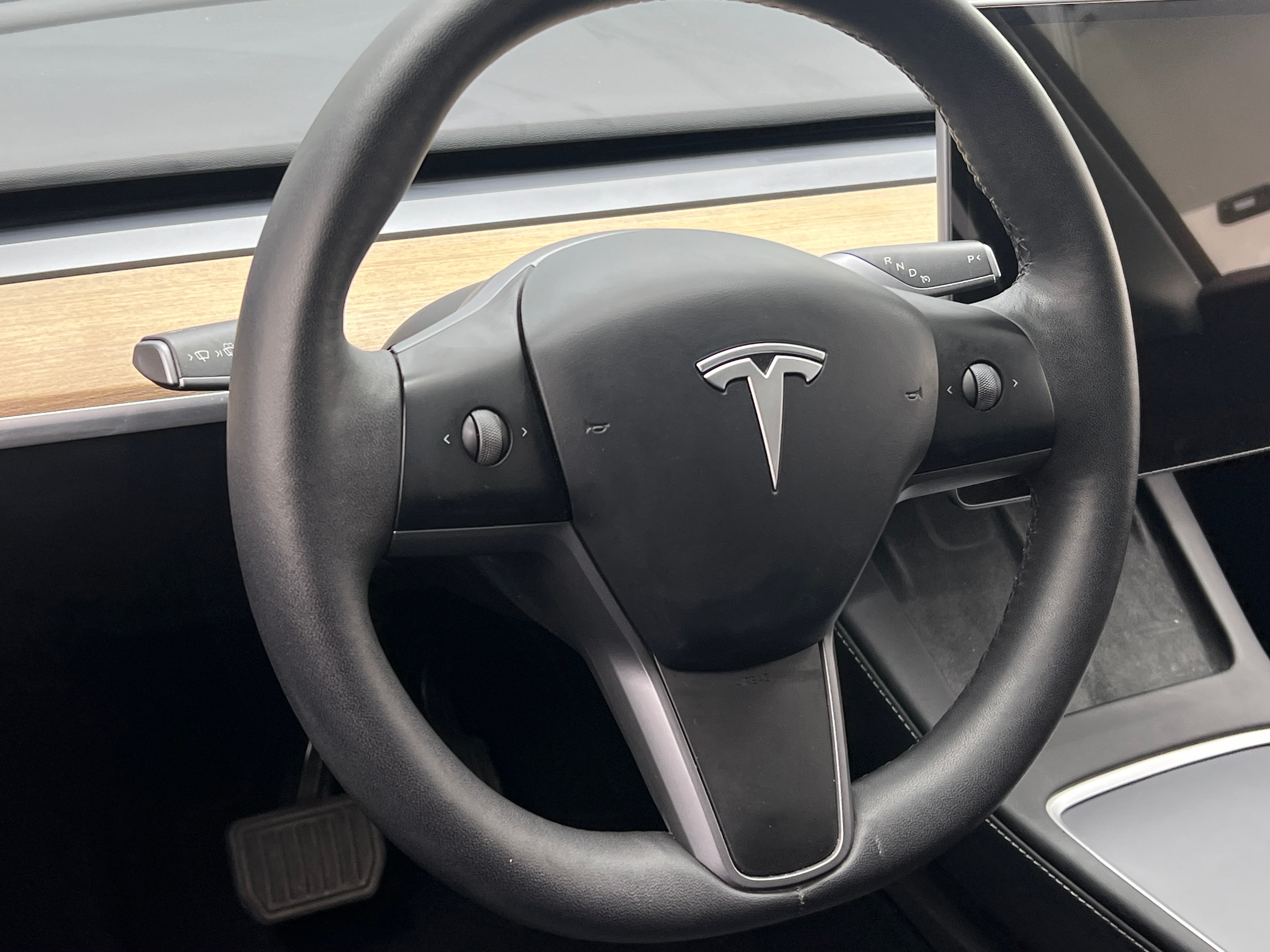 Used 2025 Tesla Model Y Long Range with VIN 7SAYGDEE0SA357175 for sale in Pewaukee, WI