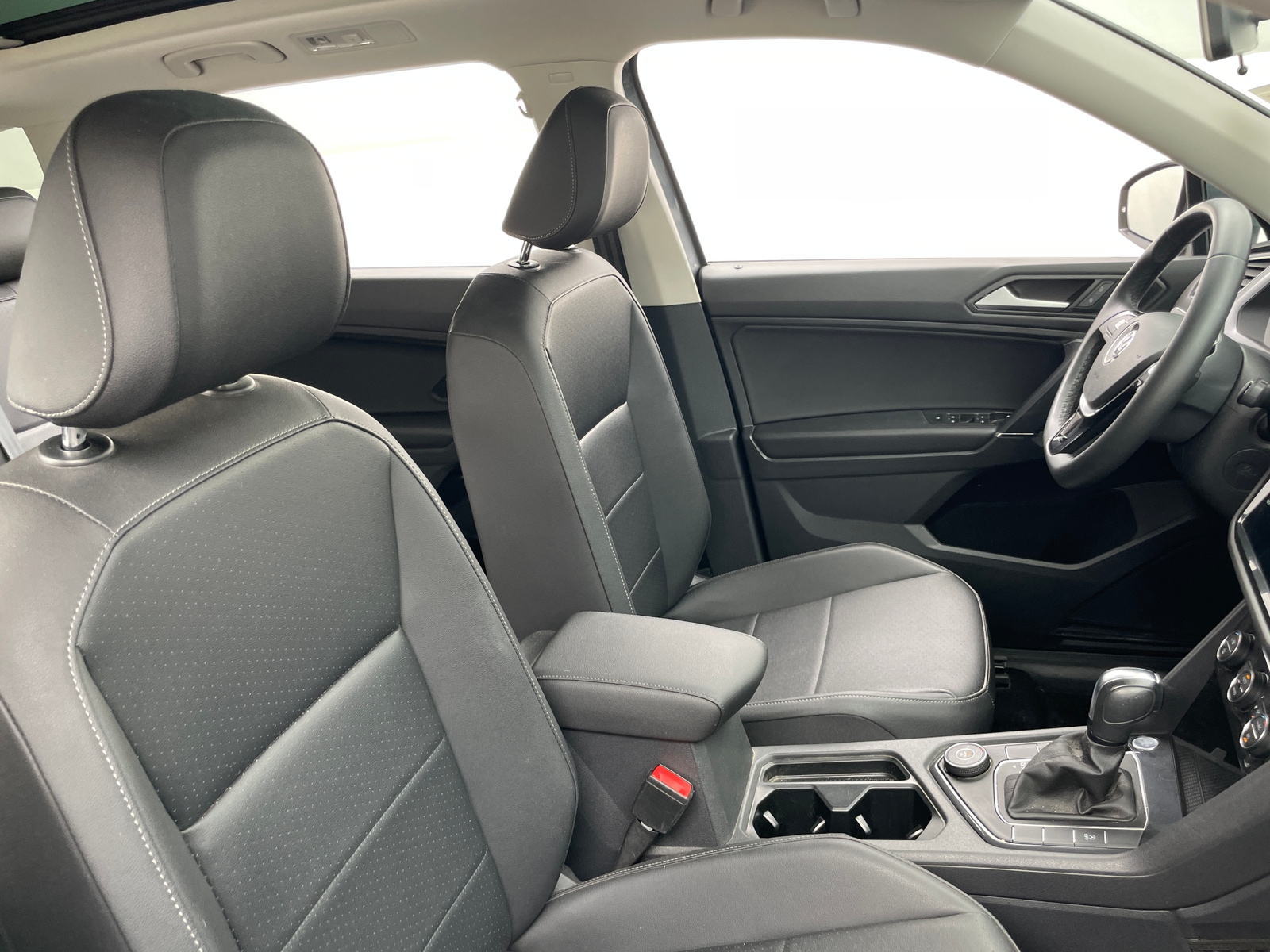 Thumbnail: 2020 Volkswagen Tiguan - 2