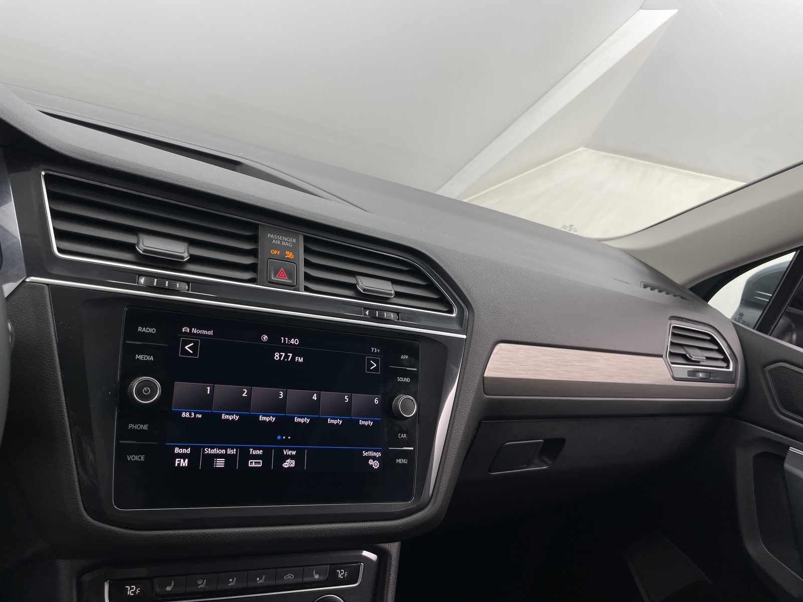 Thumbnail: 2020 Volkswagen Tiguan - 4