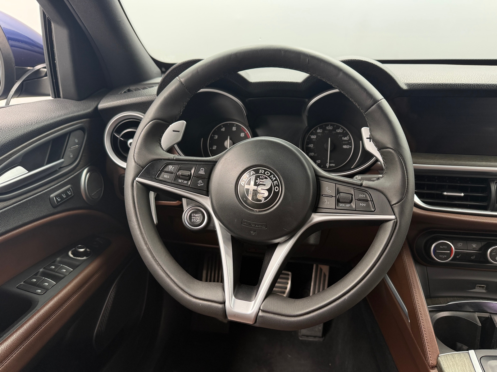 Thumbnail: 2018 Alfa Romeo Stelvio - 4