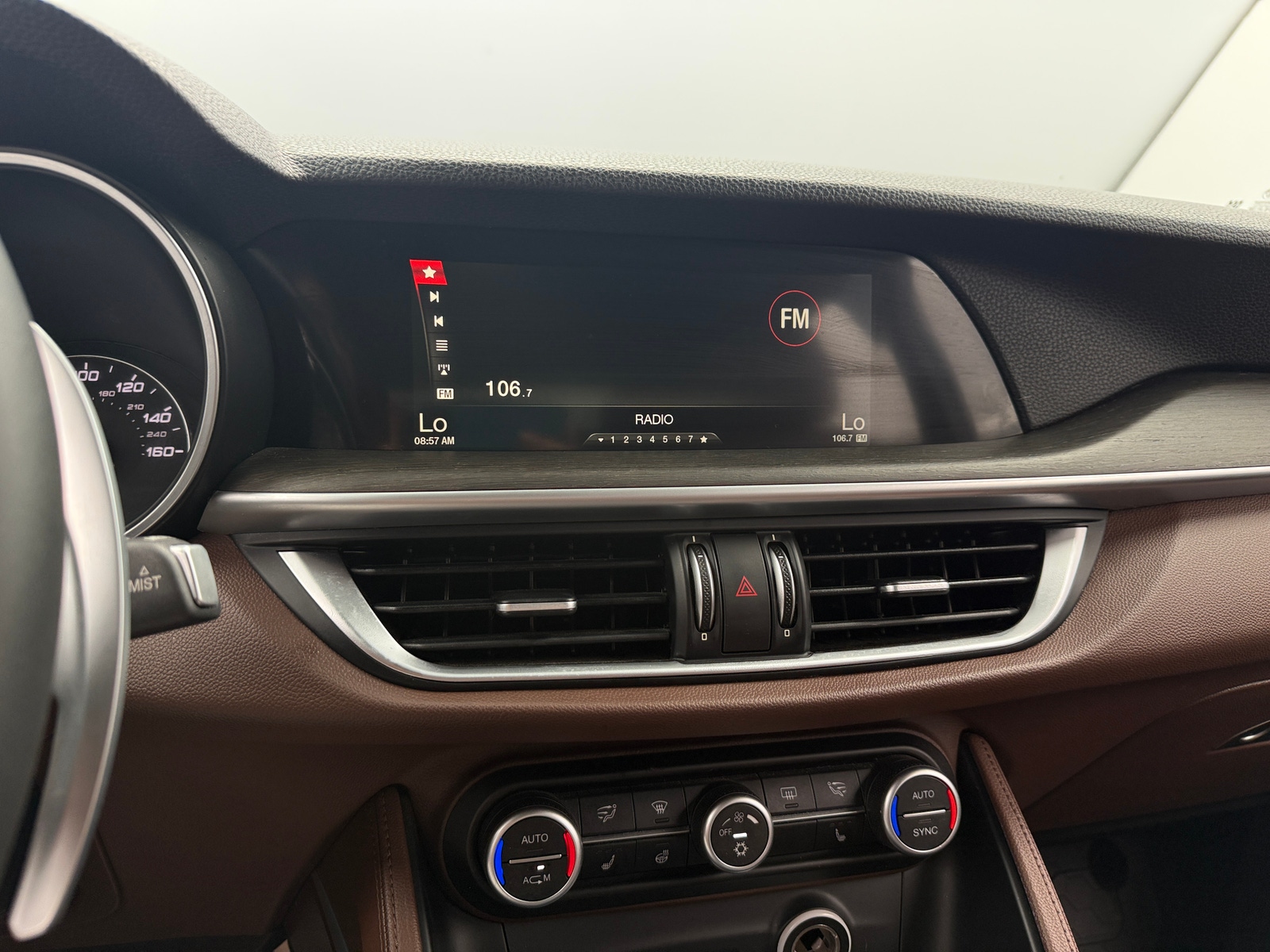 Thumbnail: 2018 Alfa Romeo Stelvio - 3