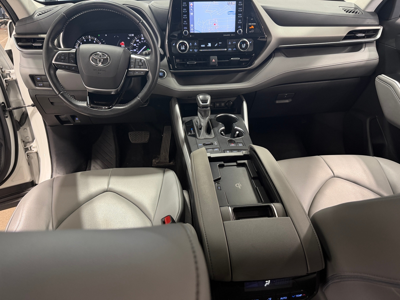 Thumbnail: 2020 Toyota Highlander - 2