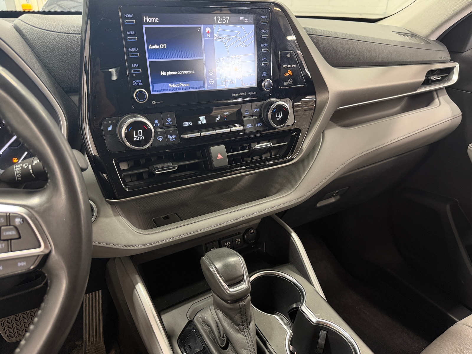 Thumbnail: 2020 Toyota Highlander - 3