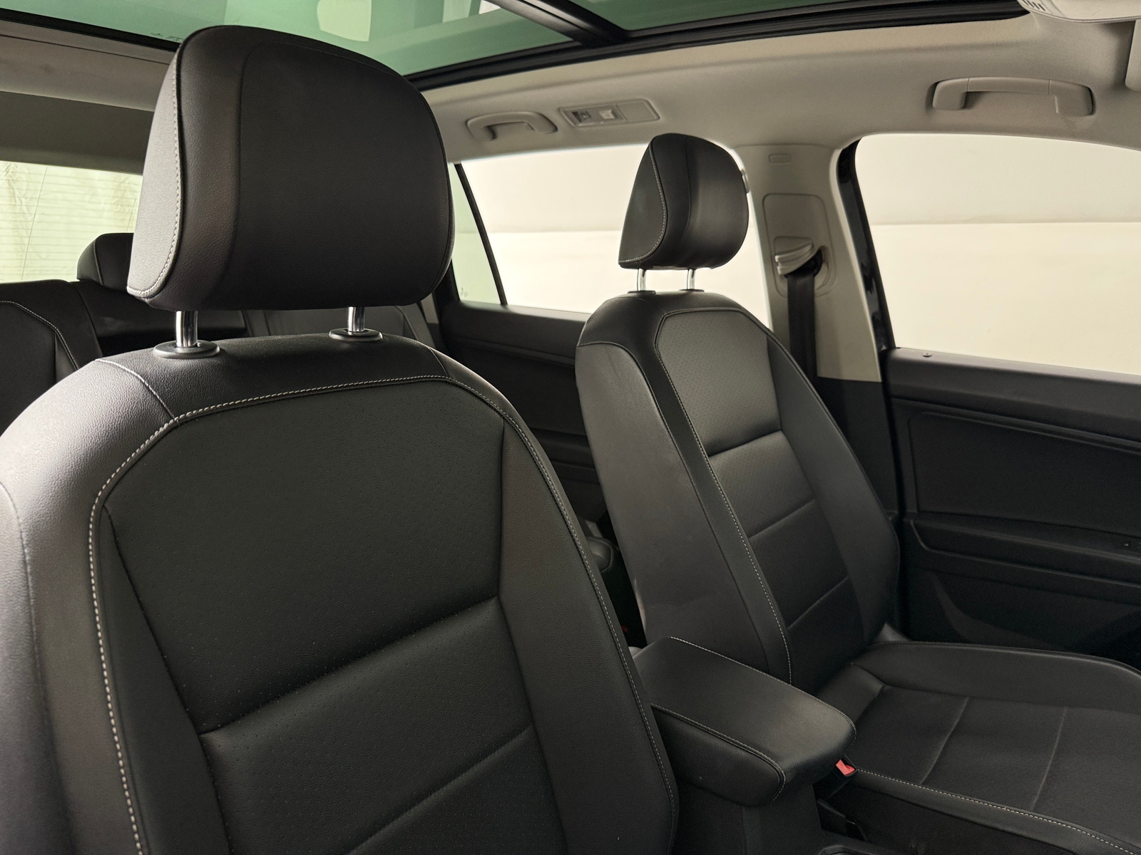 Thumbnail: 2021 Volkswagen Tiguan - 2