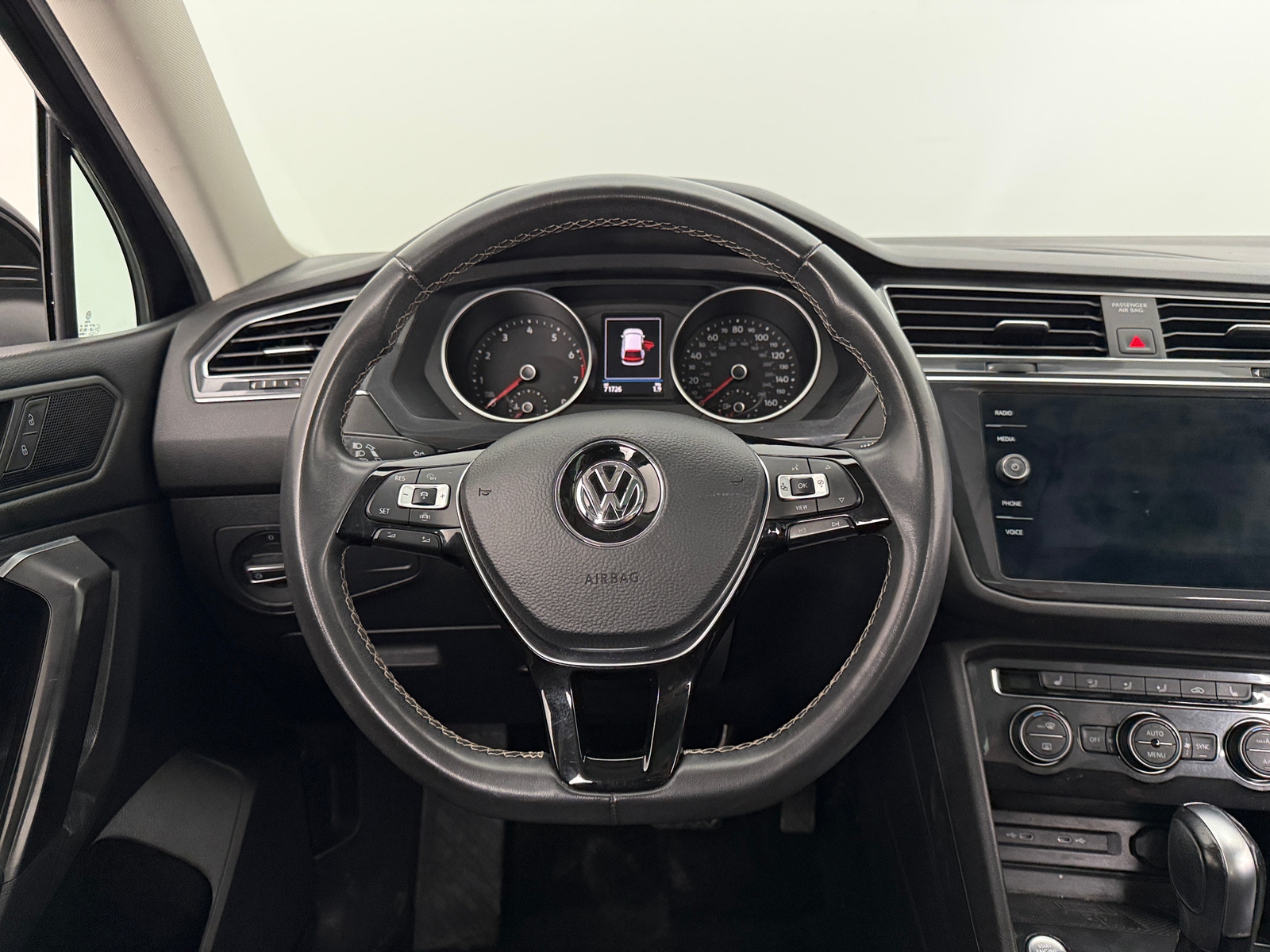 Thumbnail: 2021 Volkswagen Tiguan - 5