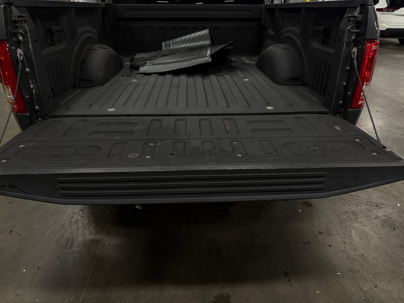 Thumbnail: 2015 Ford Econoline - 6