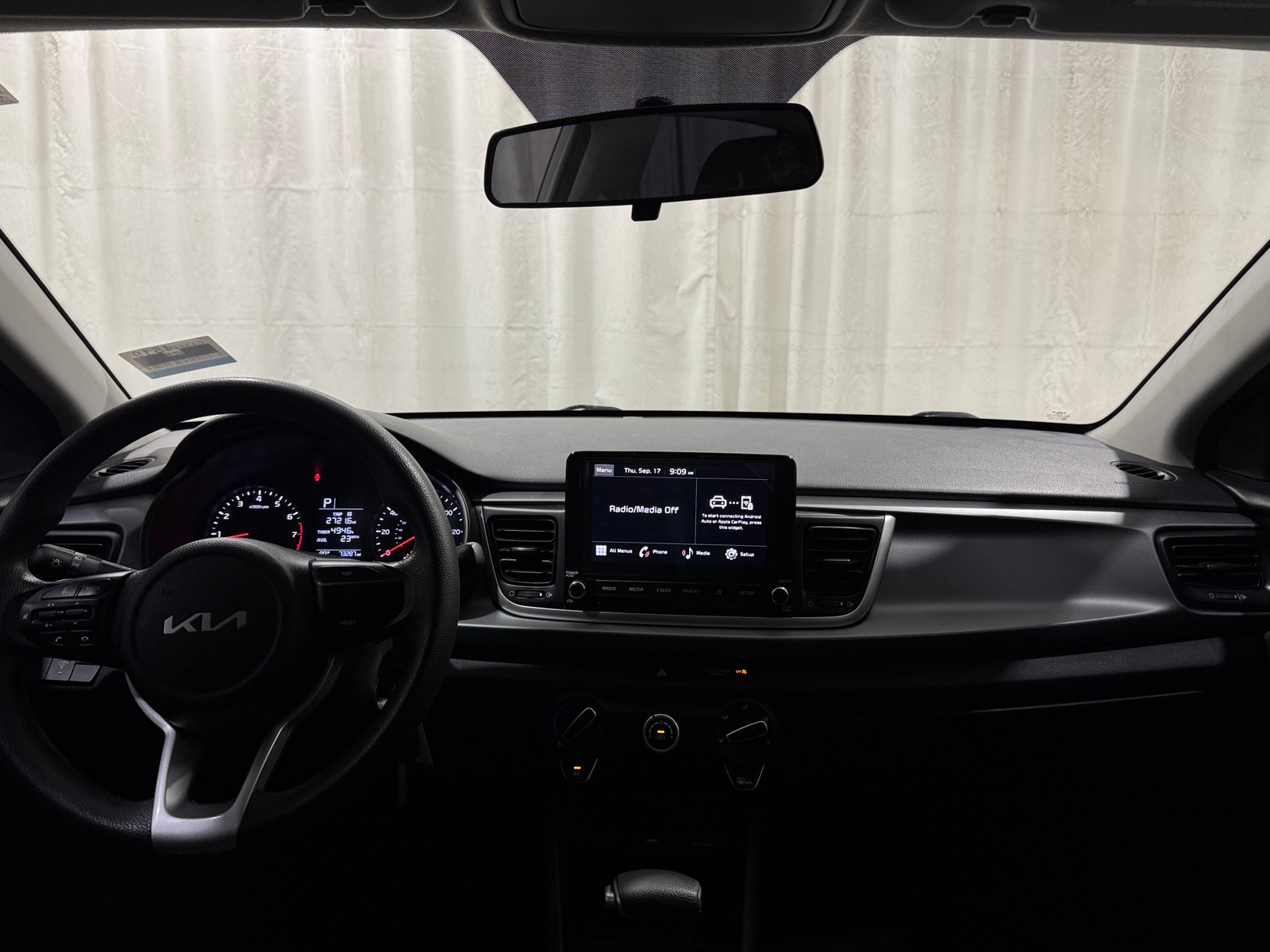 Thumbnail: 2022 Kia Rio - 3