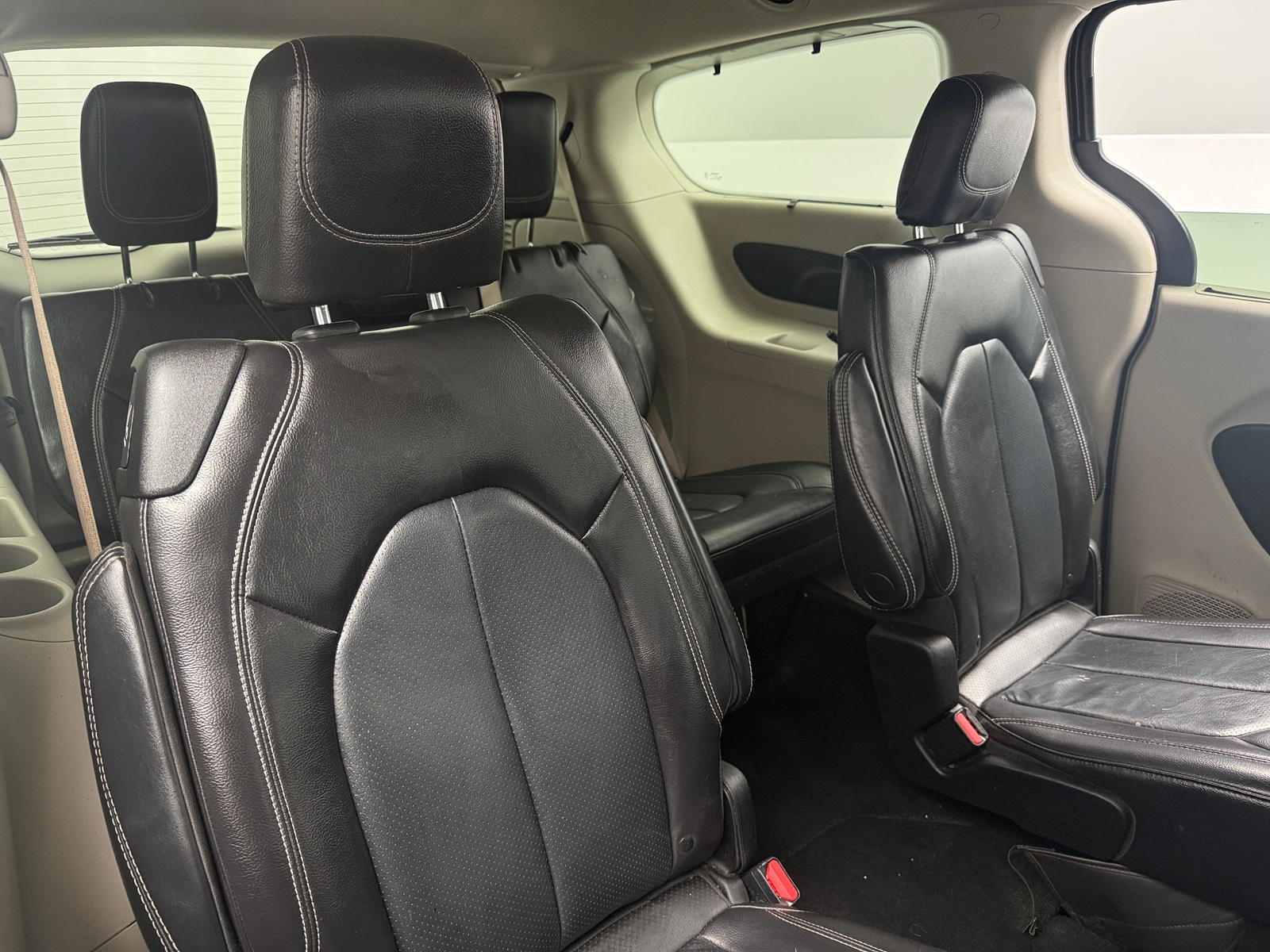 Thumbnail: 2022 Chrysler Pacifica - 5