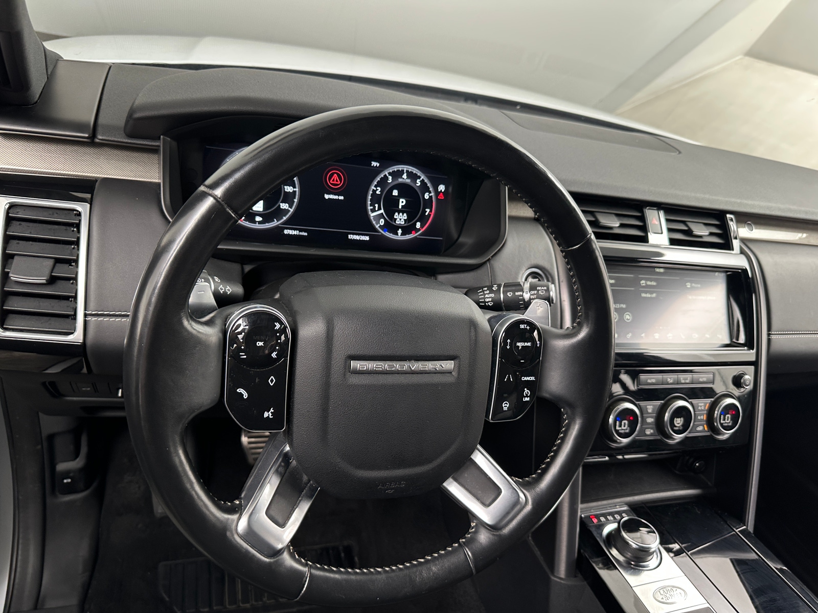Thumbnail: 2019 Land Rover Discovery - 4
