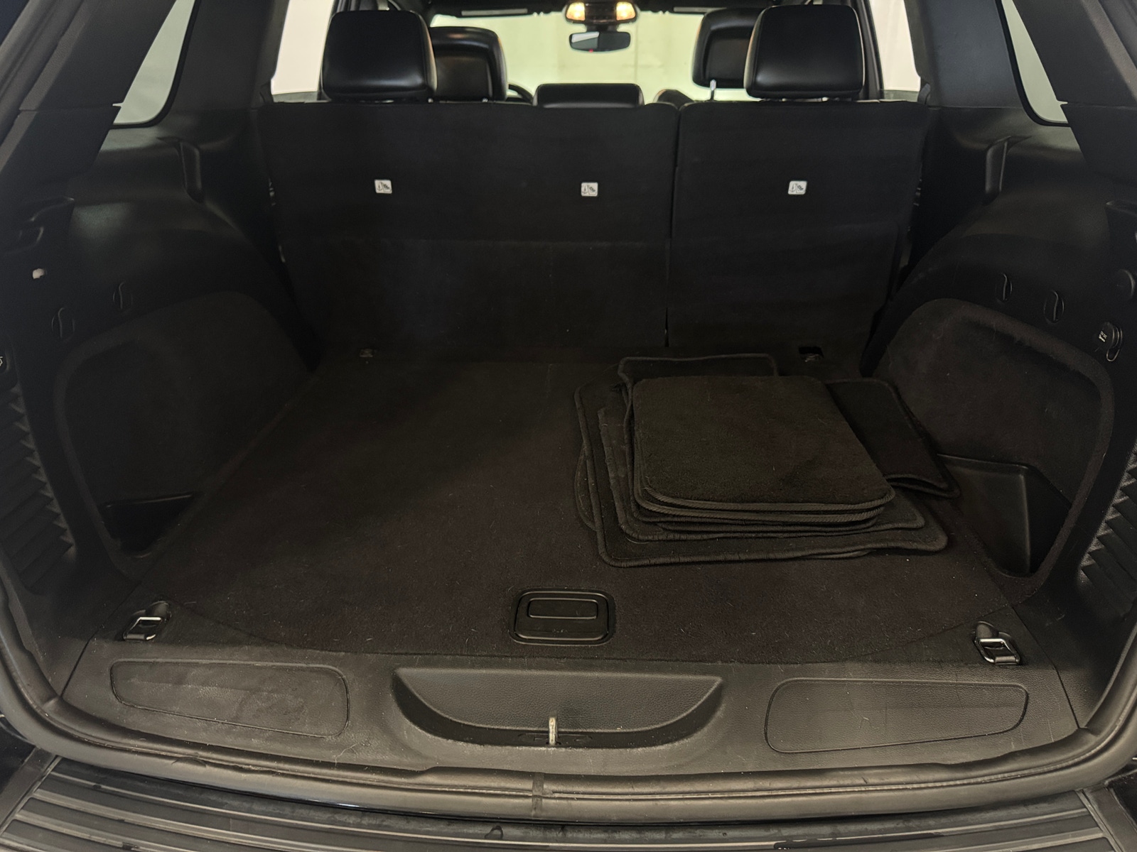 Thumbnail: 2020 Jeep Grand Cherokee - 6