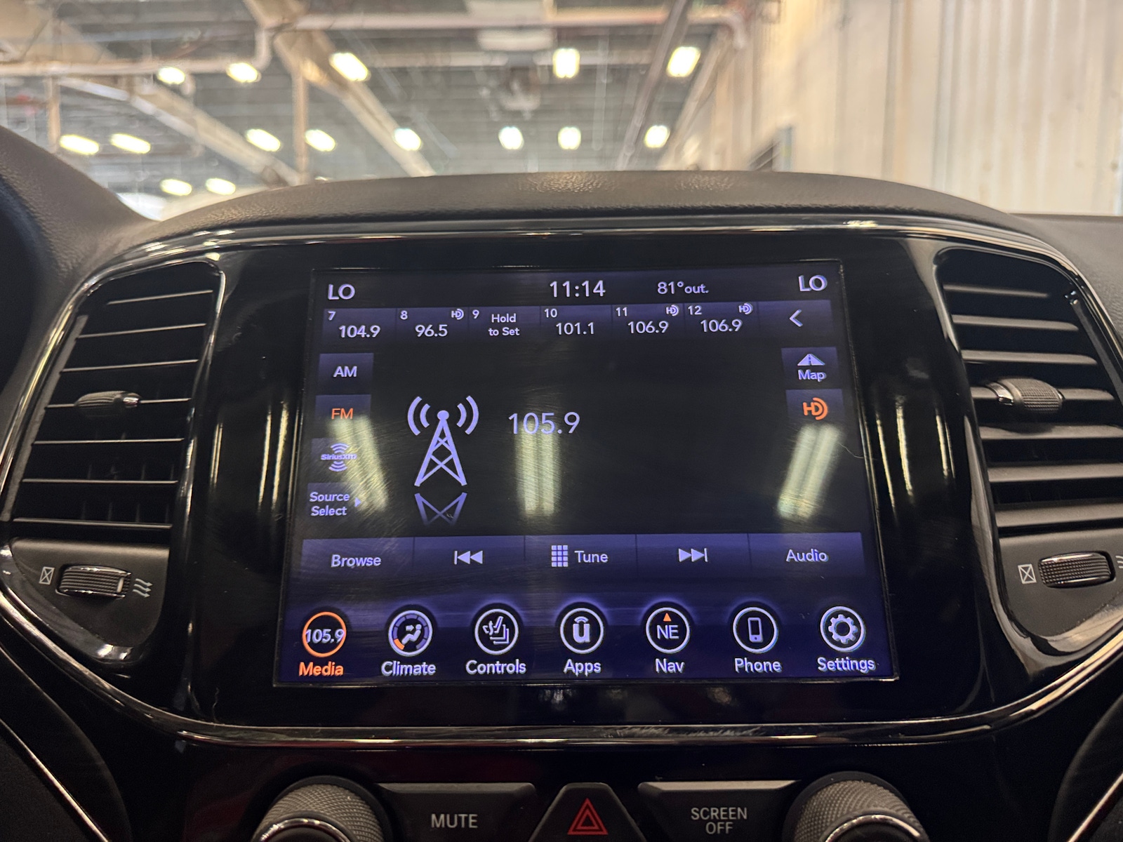 Thumbnail: 2020 Jeep Grand Cherokee - 3