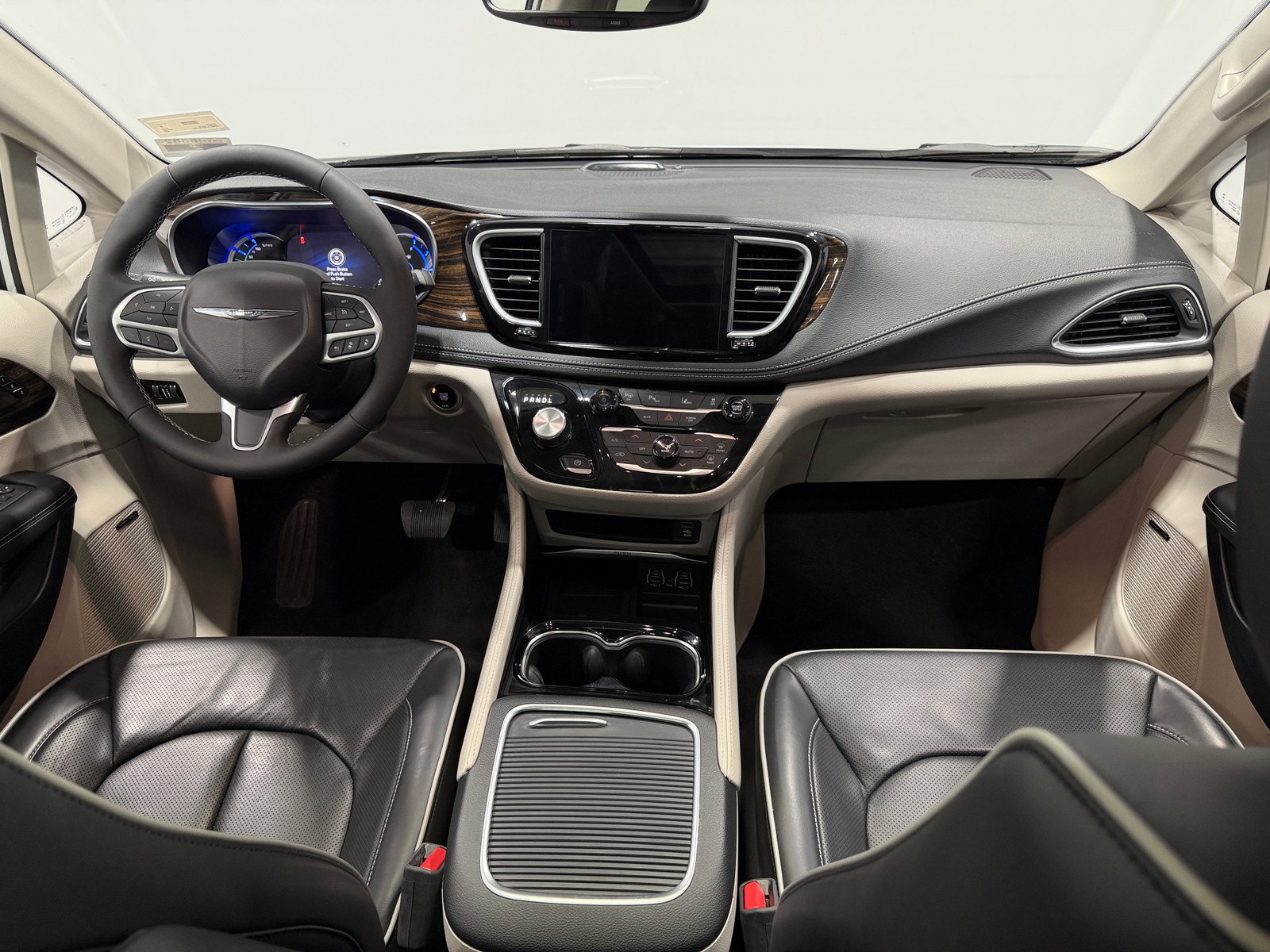 Thumbnail: 2023 Chrysler Pacifica - 2