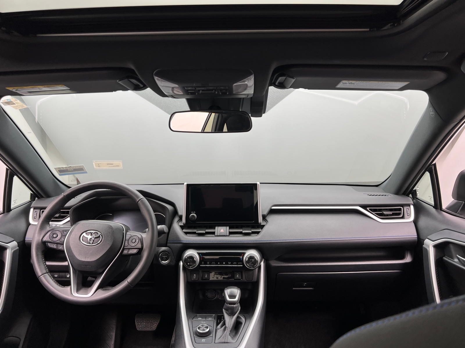 Thumbnail: 2025 Toyota RAV4 - 3