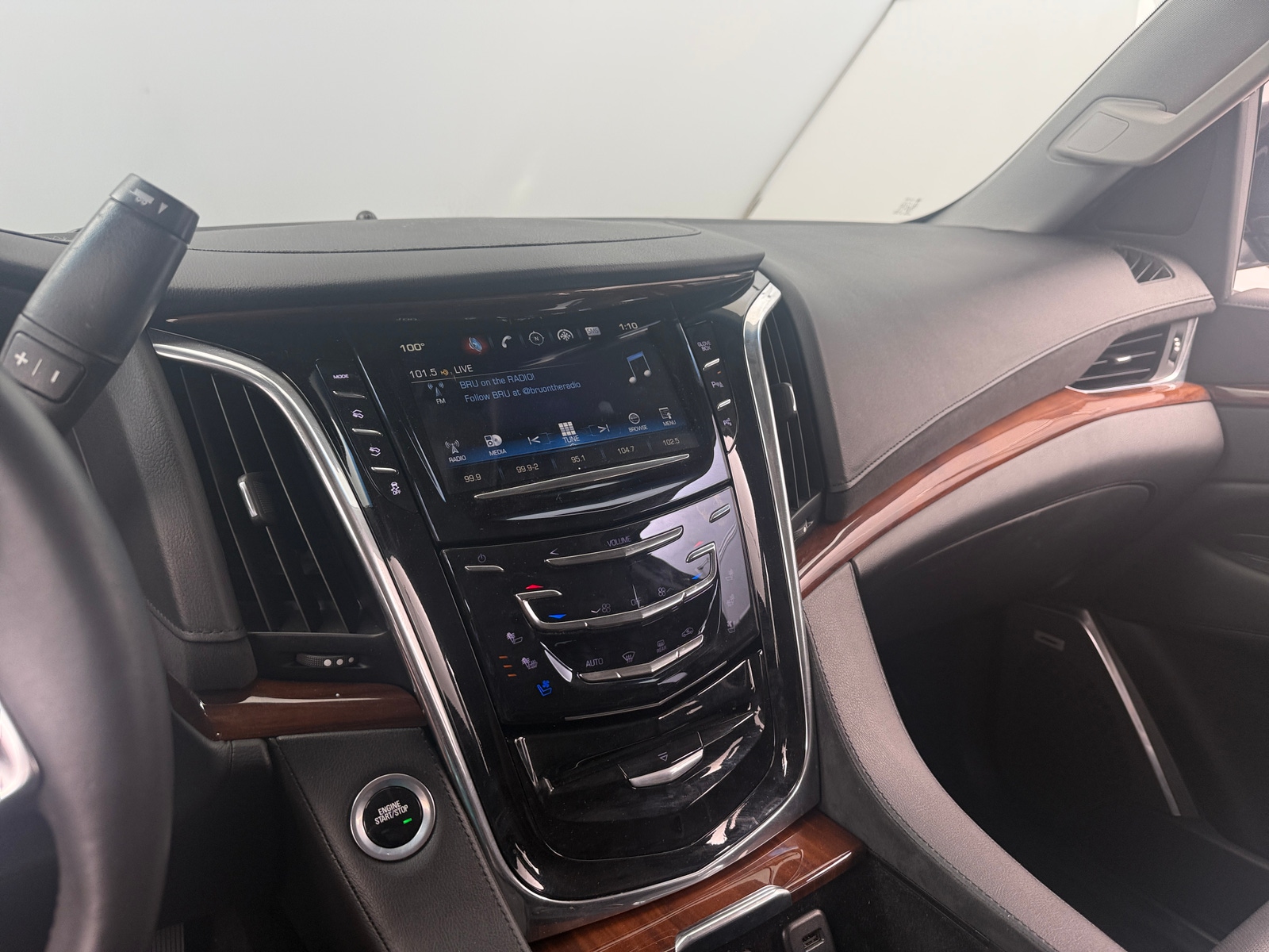 Thumbnail: 2018 Cadillac Escalade - 3