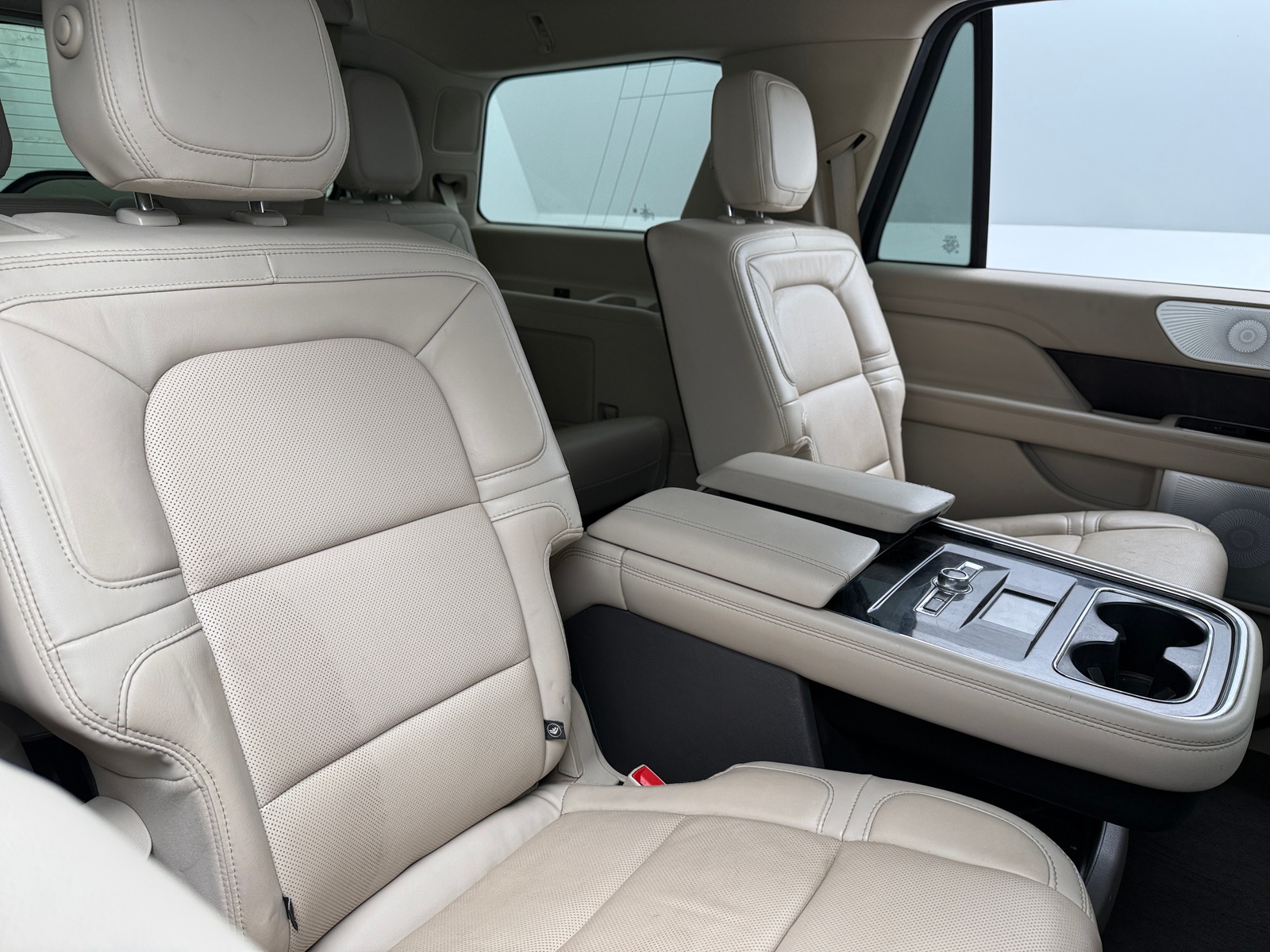Thumbnail: 2020 Lincoln Navigator - 5