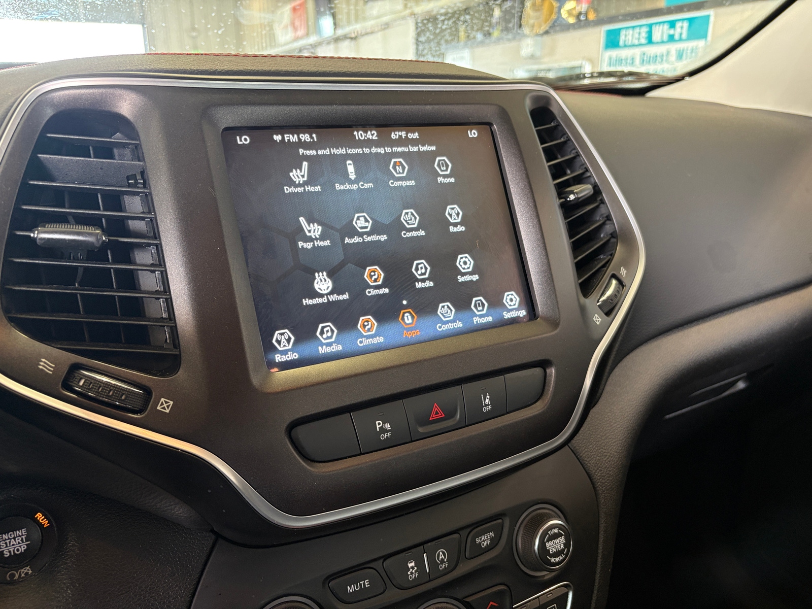 Thumbnail: 2021 Jeep Cherokee - 4