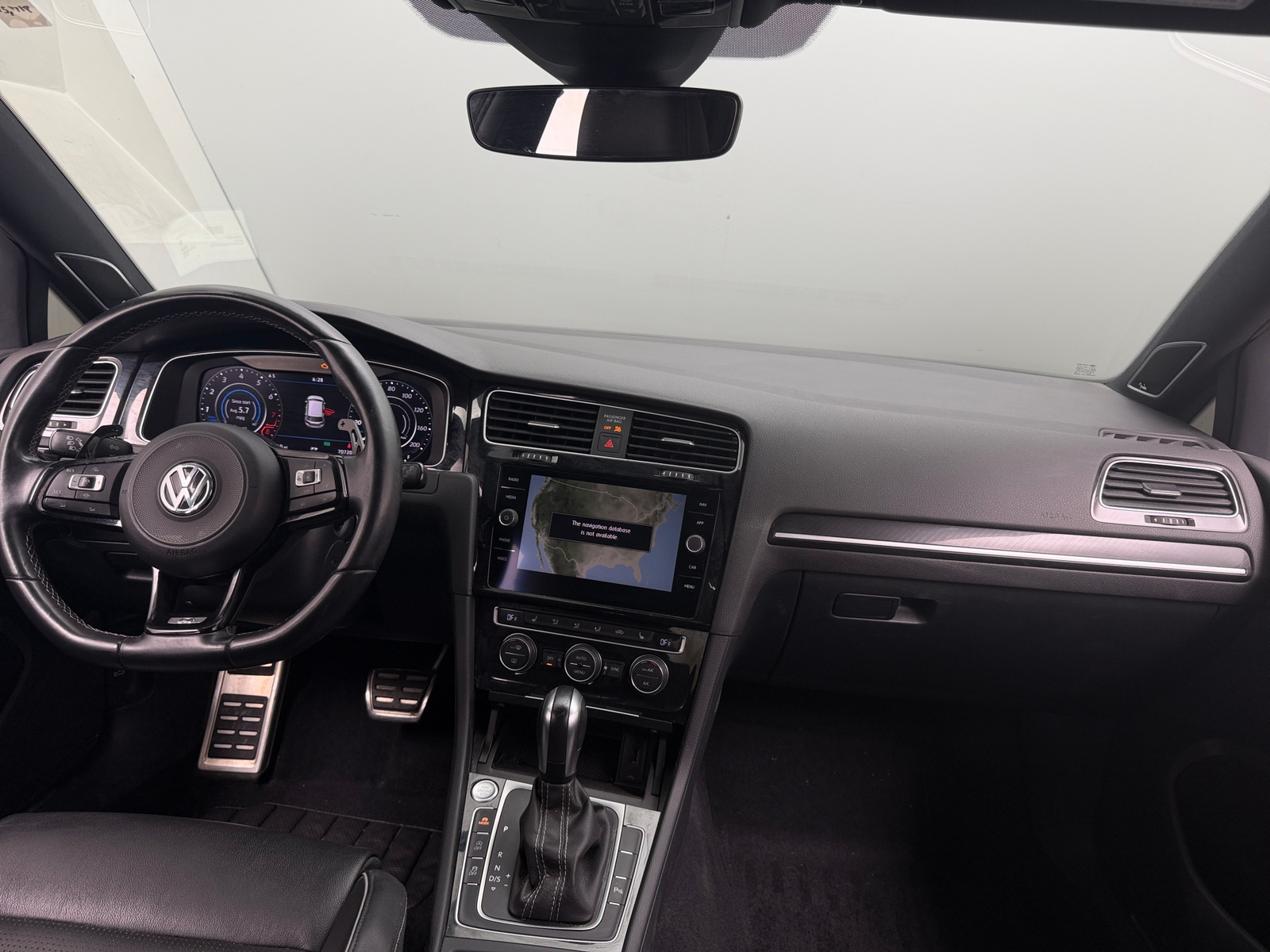 Thumbnail: 2019 Volkswagen Golf - 3